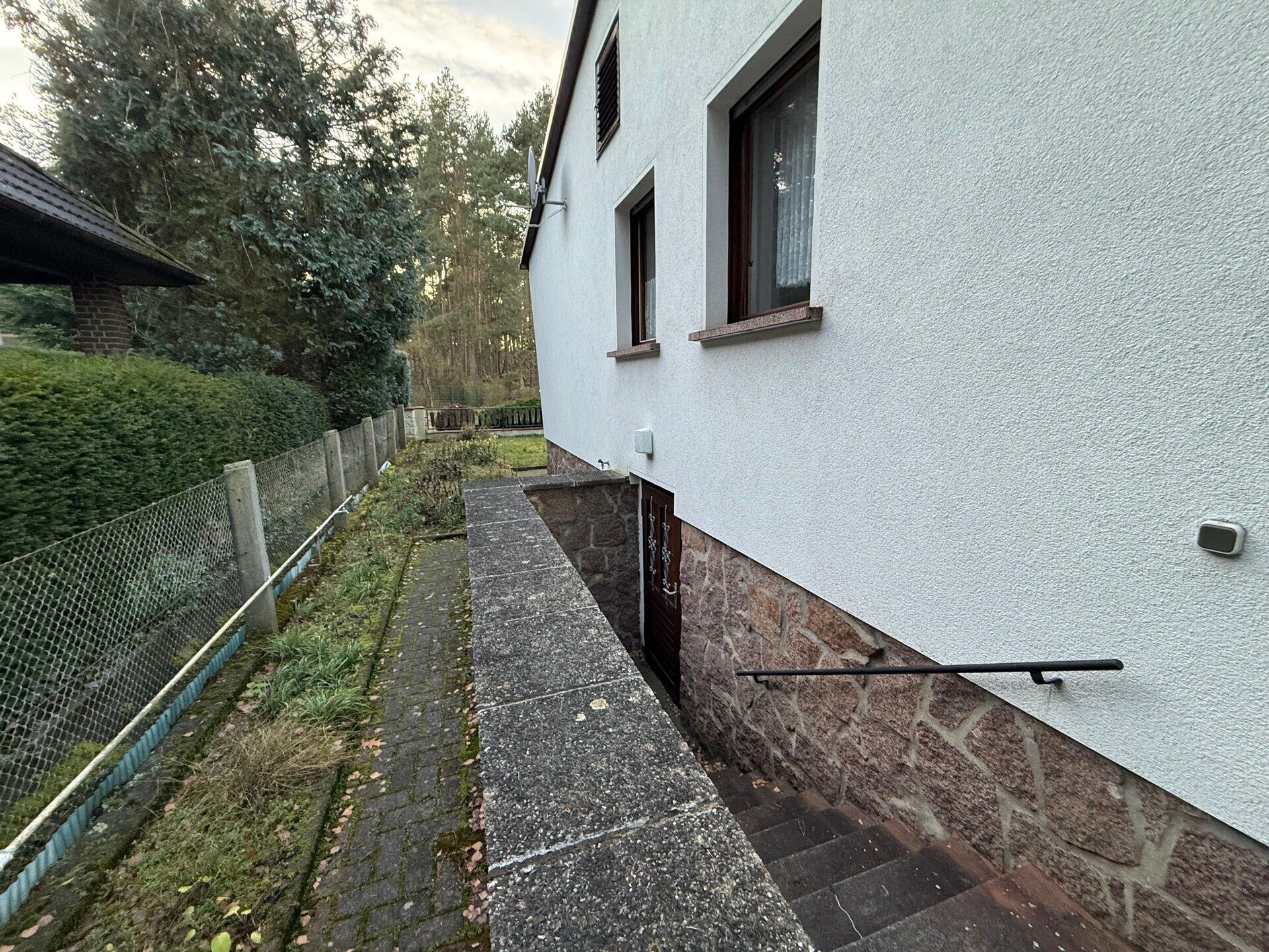 Immobilienangebot - Treuenbrietzen - Alle - Wohnen am Waldrand – Gepflegtes Einfamilienhaus mit großem Potenzial und idealer Lage in Treuenbrietzen
