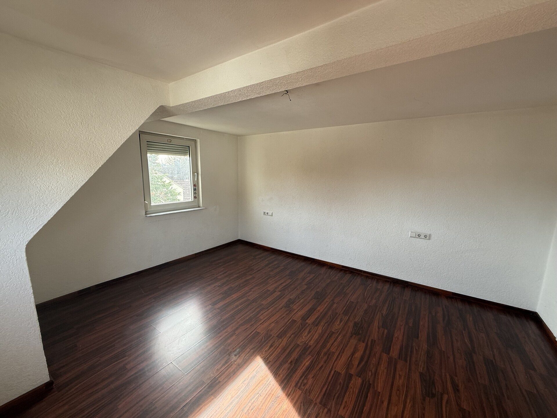 Immobilienangebot - Neuhausen auf den Fildern - Alle - Doppelhaushälfte mit Potenzial in zentraler Lage von Neuhausen - provisionsfrei!