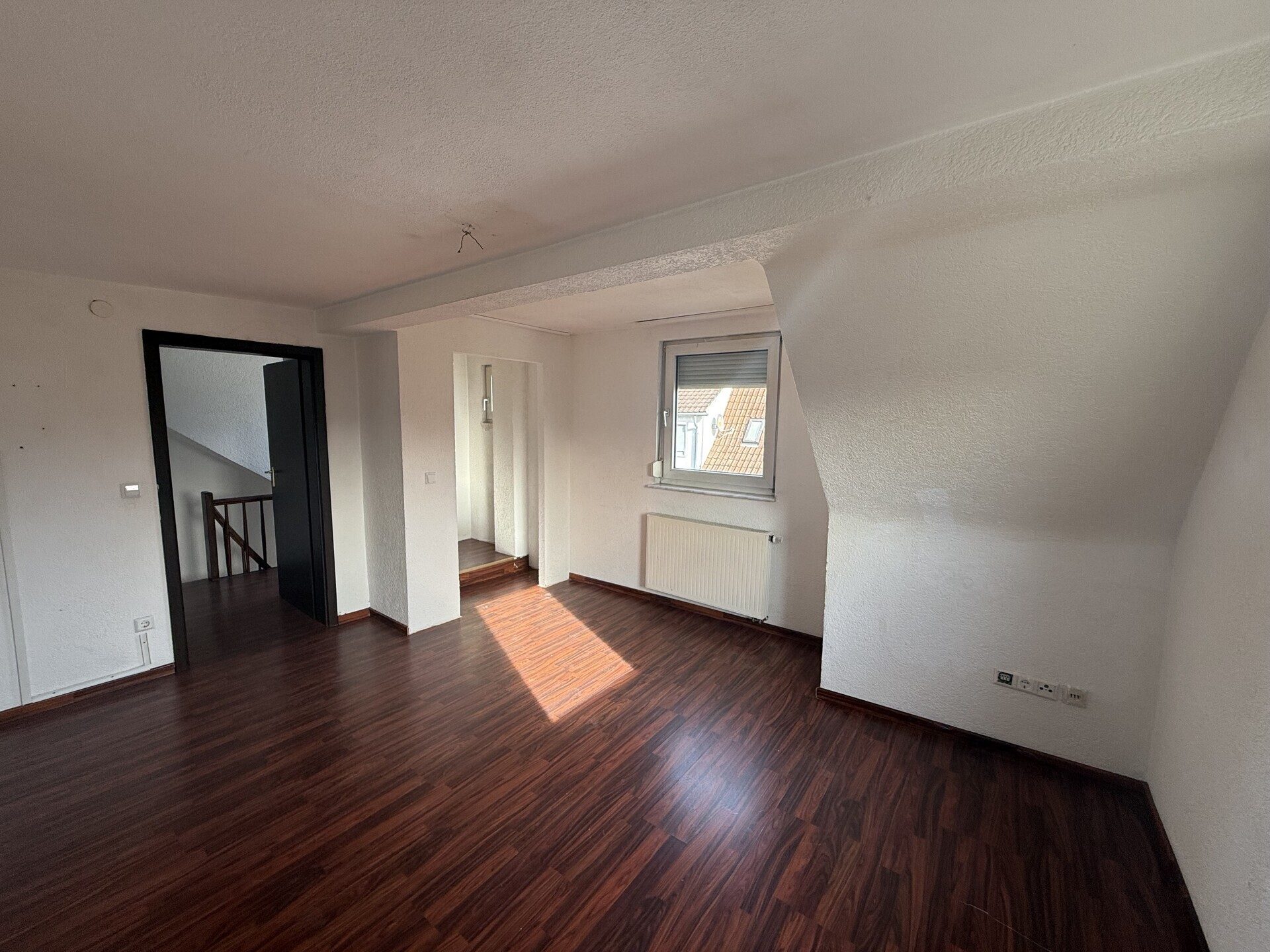 Immobilienangebot - Neuhausen auf den Fildern - Alle - Doppelhaushälfte mit Potenzial in zentraler Lage von Neuhausen - provisionsfrei!