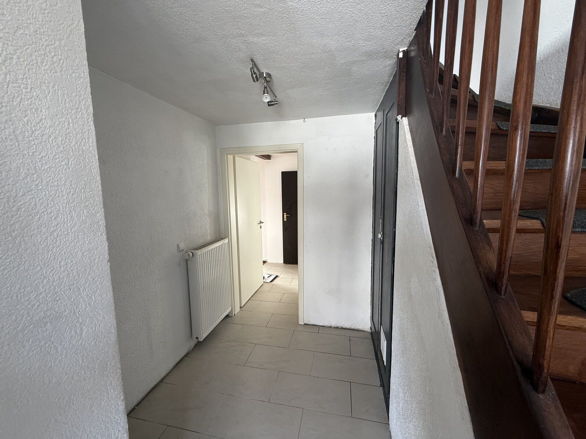 Immobilienangebot - Neuhausen auf den Fildern - Alle - Doppelhaushälfte mit Potenzial in zentraler Lage von Neuhausen - provisionsfrei!