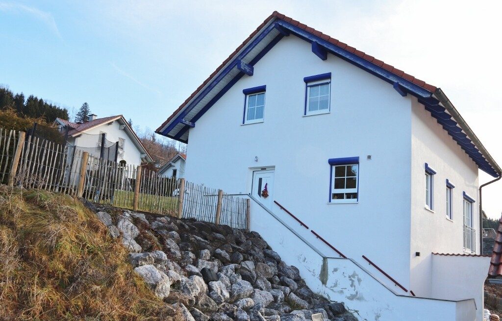 Immobilienangebot - Ronsberg - Alle - Großzügiges Einfamilienhaus mit Garage und viel Platz