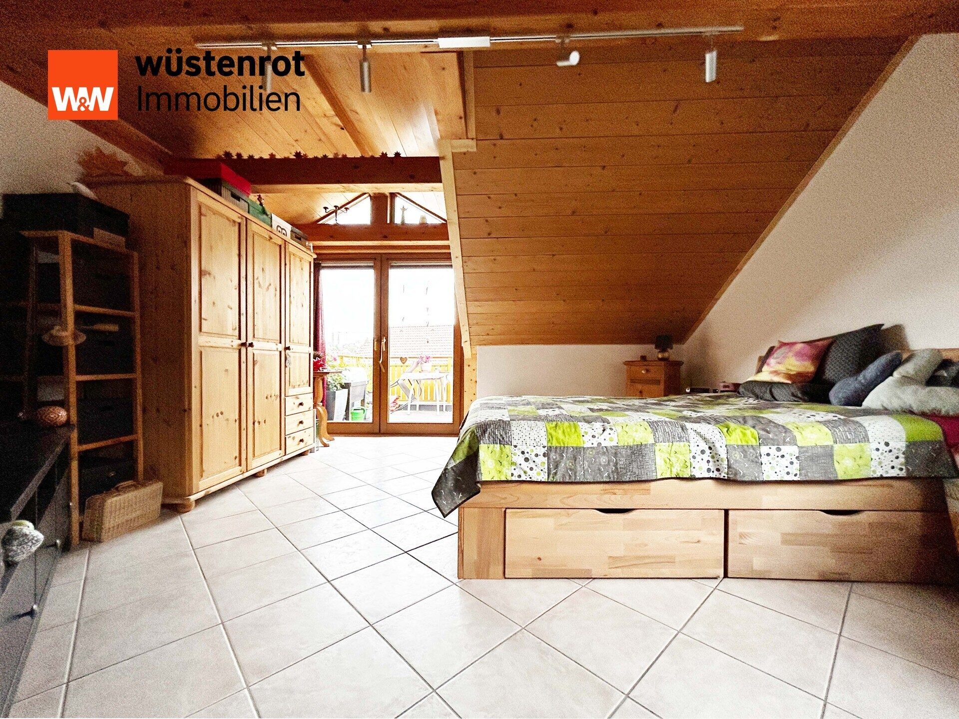 Immobilienangebot - Sankt Georgen im Schwarzwald - Alle - Ihr Zuhause zum Verlieben. 3 Zimmer auf 97 m²
über zwei Ebenen. TOP-gepflegt. WOW-Ausblick.
Garage.