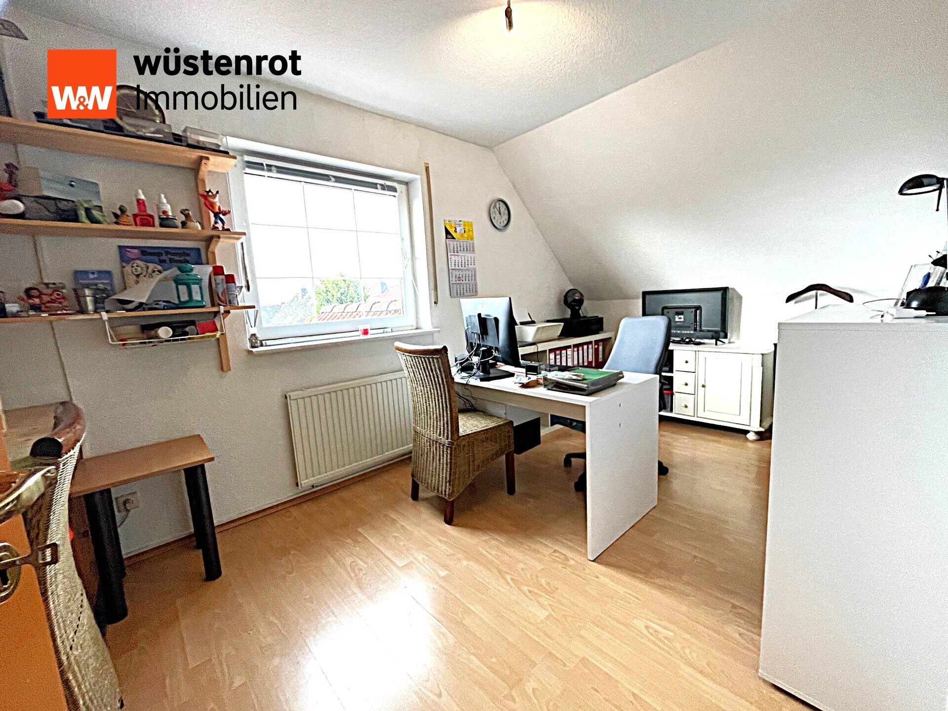 Immobilienangebot - Menden - Alle - WOHNEN und ARBEITEN 
frei gezogene DHH mit separatem Büro/Werkstattpavillon, 1 Garage Stellplätze