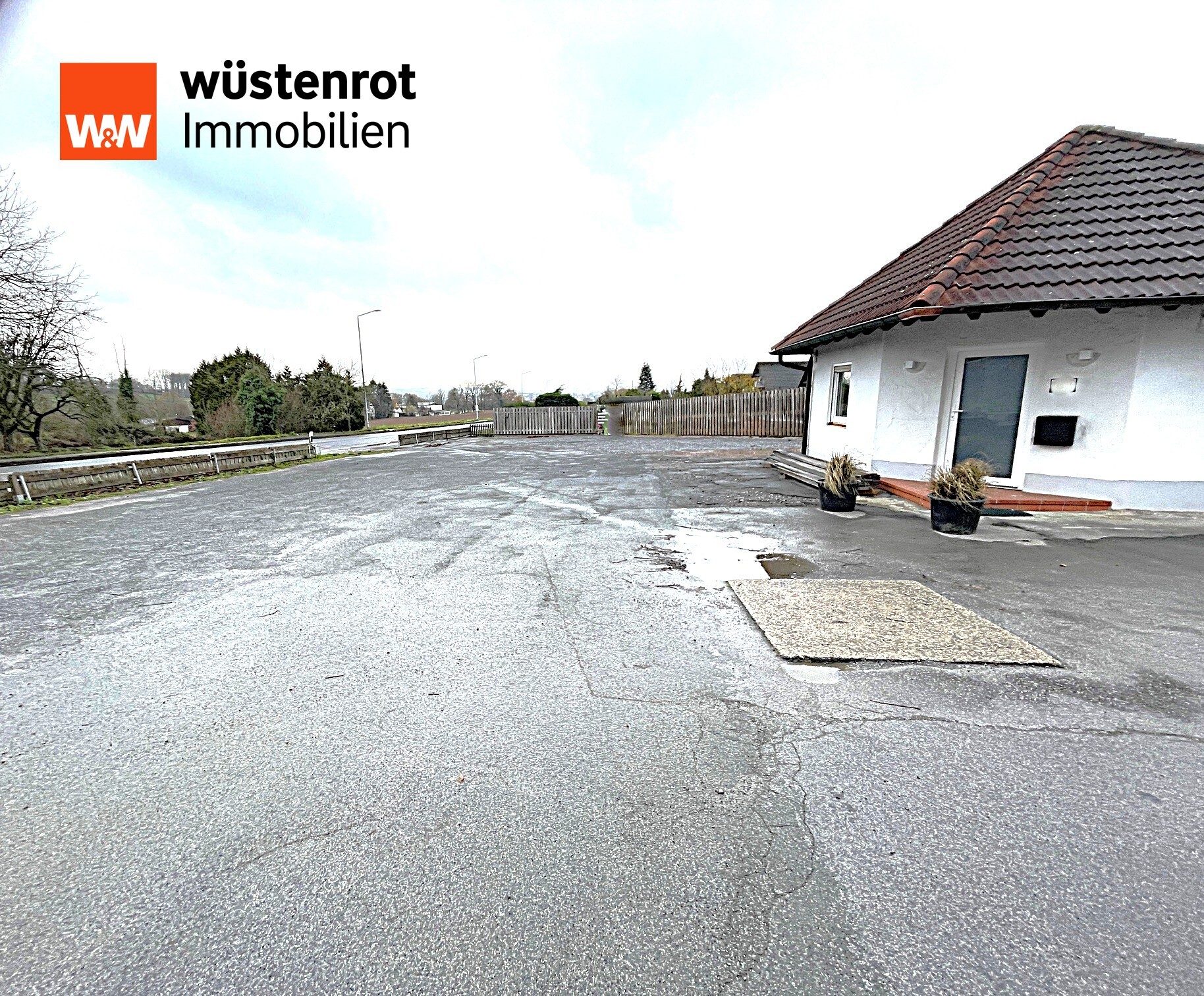 Immobilienangebot - Menden - Alle - WOHNEN und ARBEITEN 
frei gezogene DHH mit separatem Büro/Werkstattpavillon, 1 Garage Stellplätze