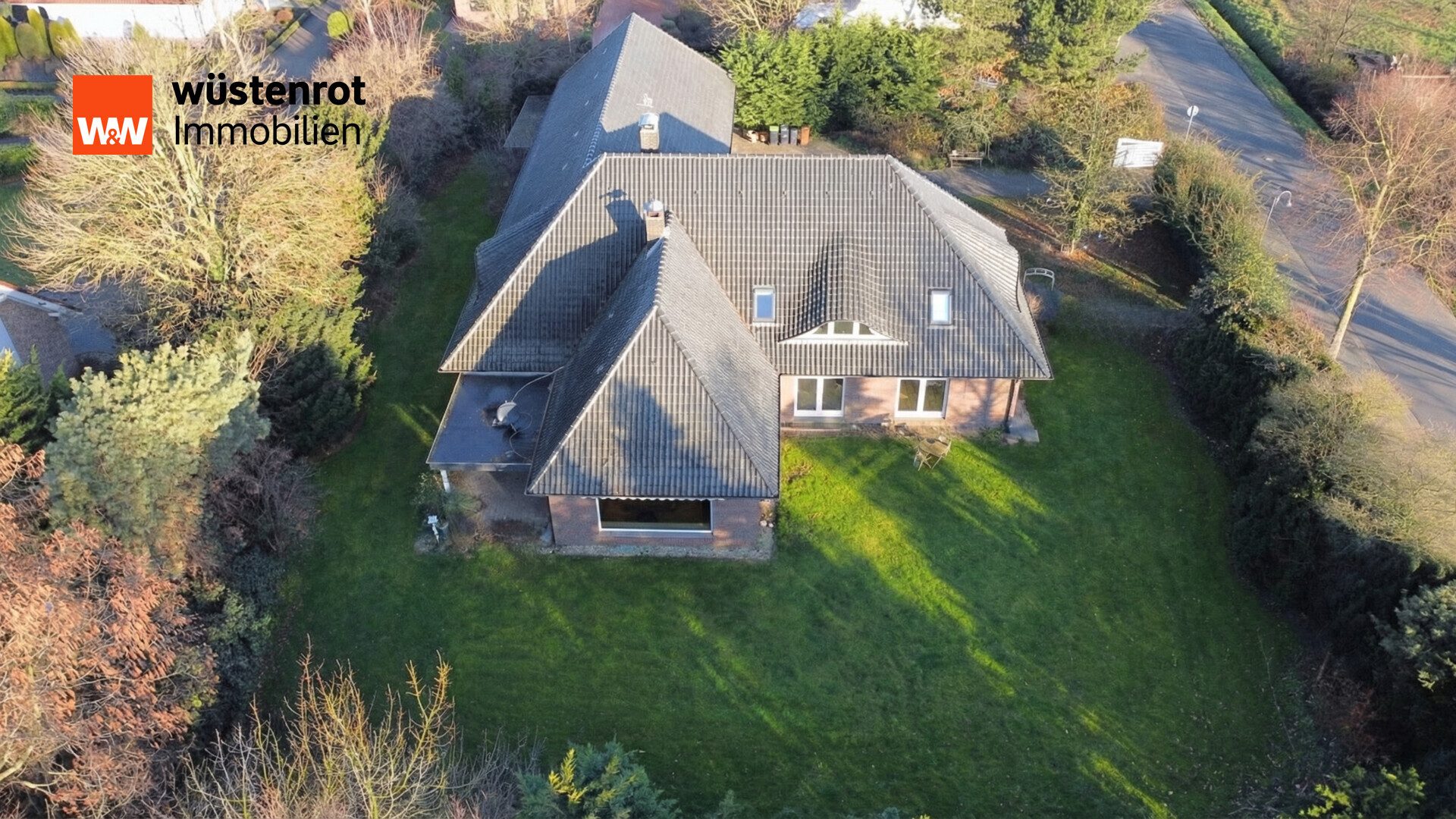 Immobilienangebot - Lemförde - Alle - Exklusives Wohnhaus mit Praxis auf großem Grundstück in Lemförde