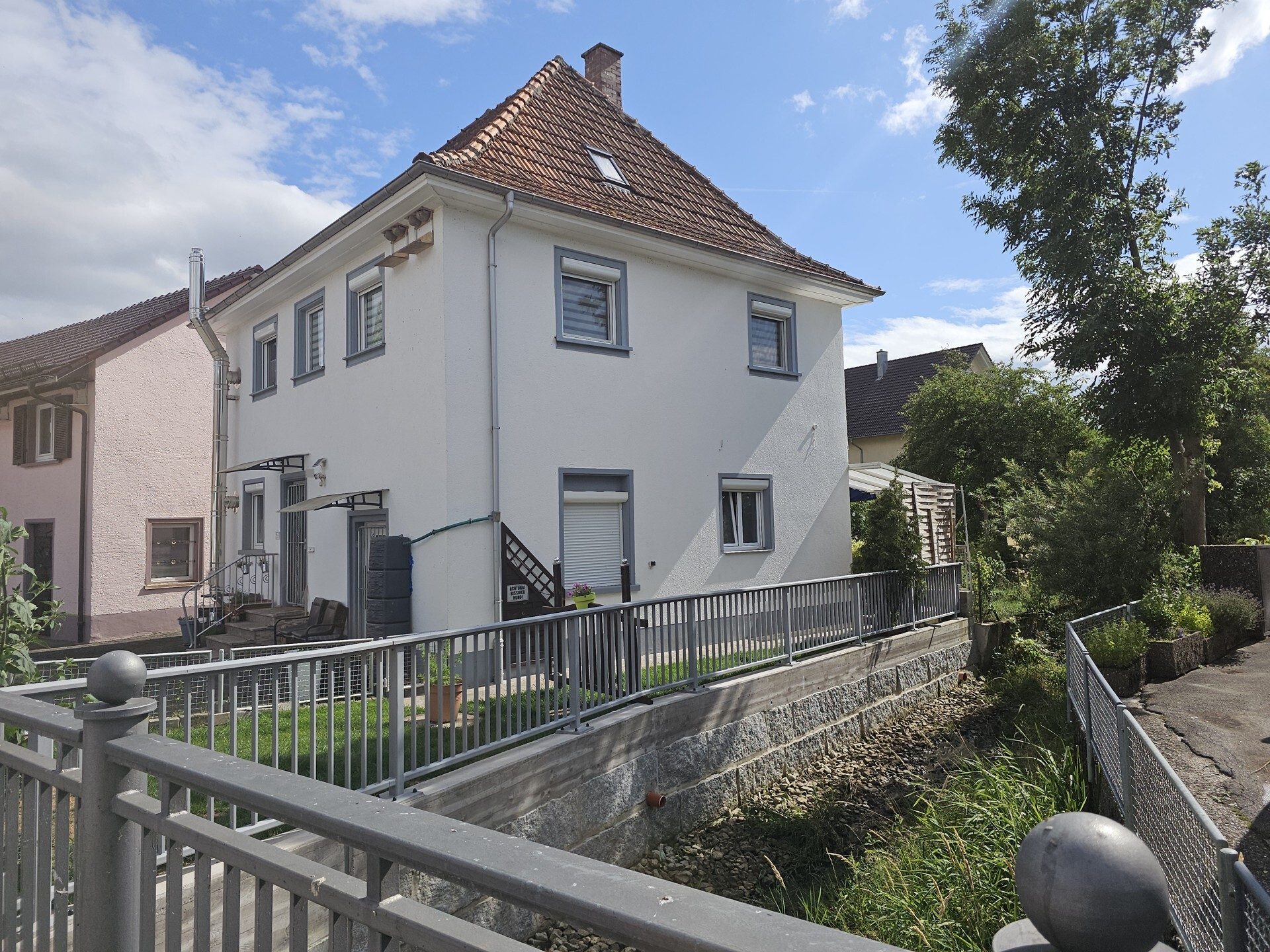 Immobilienangebot - Donaueschingen / Neudingen - Alle - Tolles Einfamilienhaus zum Preis einer Eigentumswohnung!
Hier kommt Ihre Chance!!!