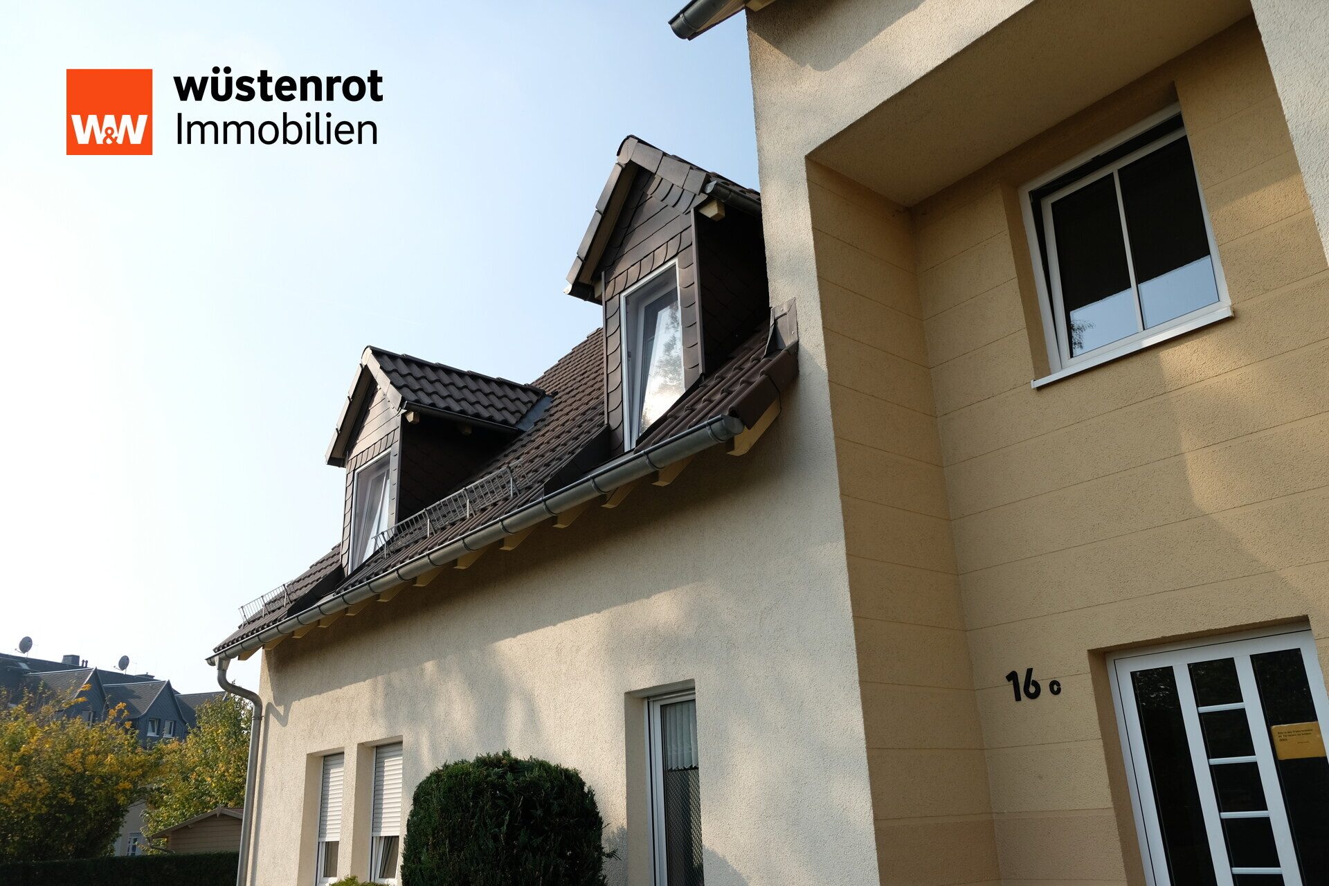 Immobilienangebot - Oelsnitz/Erzgebirge - Alle - Wunderschöne 4-Raum-Maisonette mit Balkon & Stellplatz in Oelsnitz/Erzgeb.