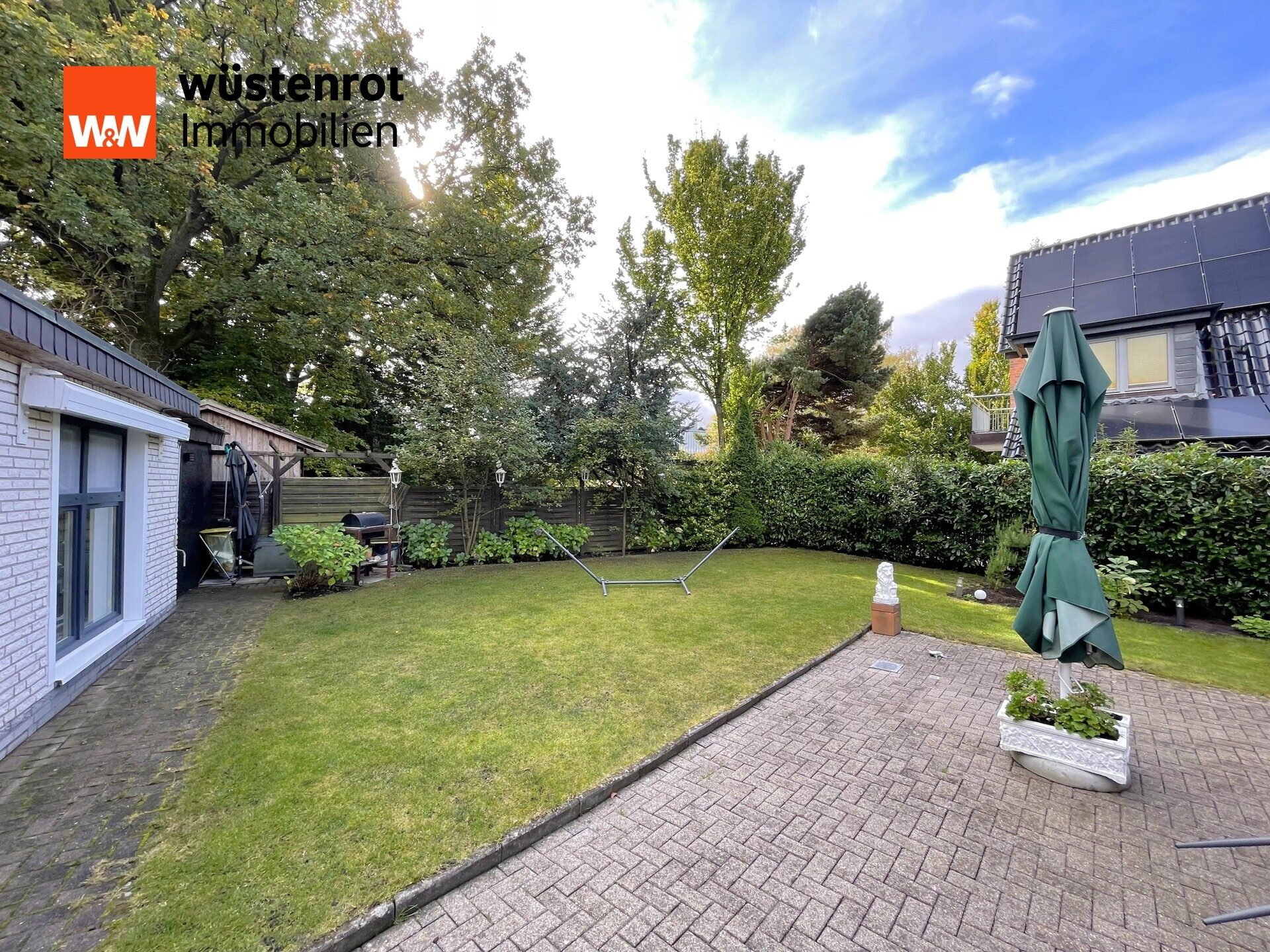 Immobilienangebot - Hamburg / Poppenbüttel - Alle - Schöne Wohnung im Stile eines Hausanbaus mit tollem Grundstücksanteil in gefragter Lage von HH-Poppenbüttel
