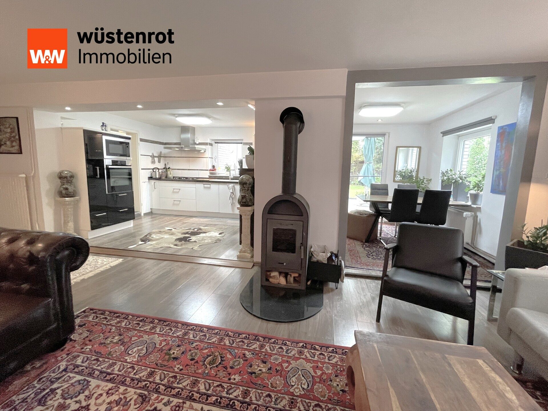 Immobilienangebot - Hamburg / Poppenbüttel - Alle - Schöne Wohnung im Stile eines Hausanbaus mit tollem Grundstücksanteil in gefragter Lage von HH-Poppenbüttel