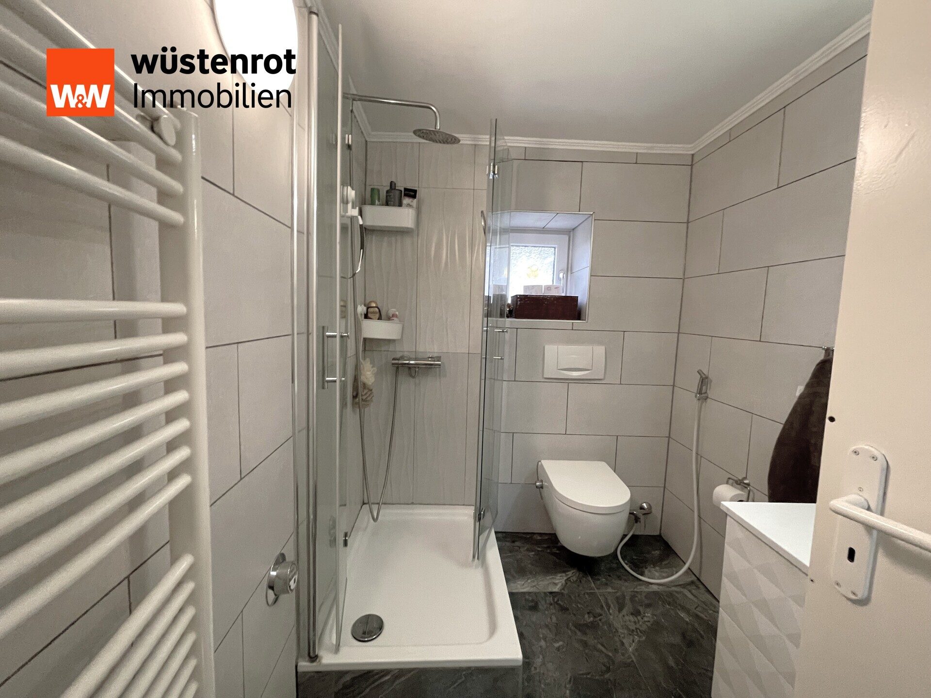 Immobilienangebot - Hamburg / Poppenbüttel - Alle - Schöne Wohnung im Stile eines Hausanbaus mit tollem Grundstücksanteil in gefragter Lage von HH-Poppenbüttel