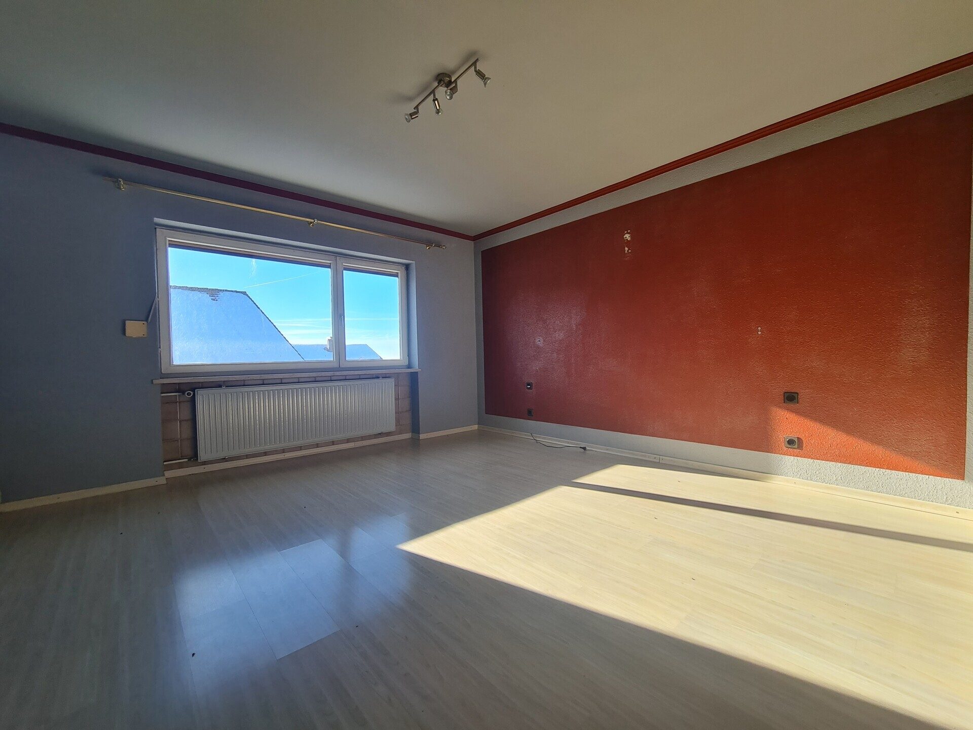 Immobilienangebot - Neuschönau - Alle - Wohnen wo andere Urlaub machen!
Bezahlbares Wohlfühlhaus mit viel Platz und tollen Möglichkeiten!