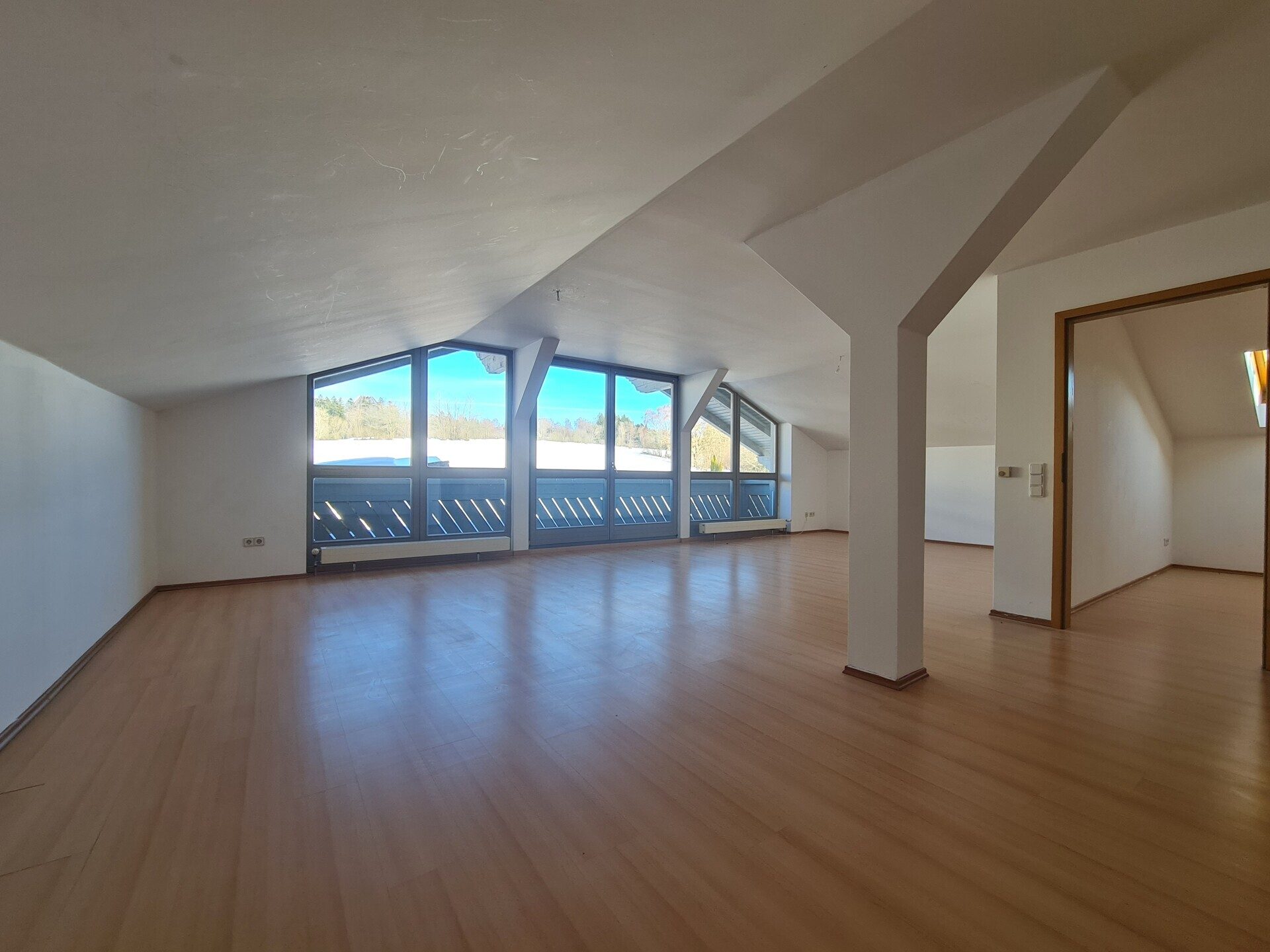Immobilienangebot - Neuschönau - Alle - Wohnen wo andere Urlaub machen!
Bezahlbares Wohlfühlhaus mit viel Platz und tollen Möglichkeiten!