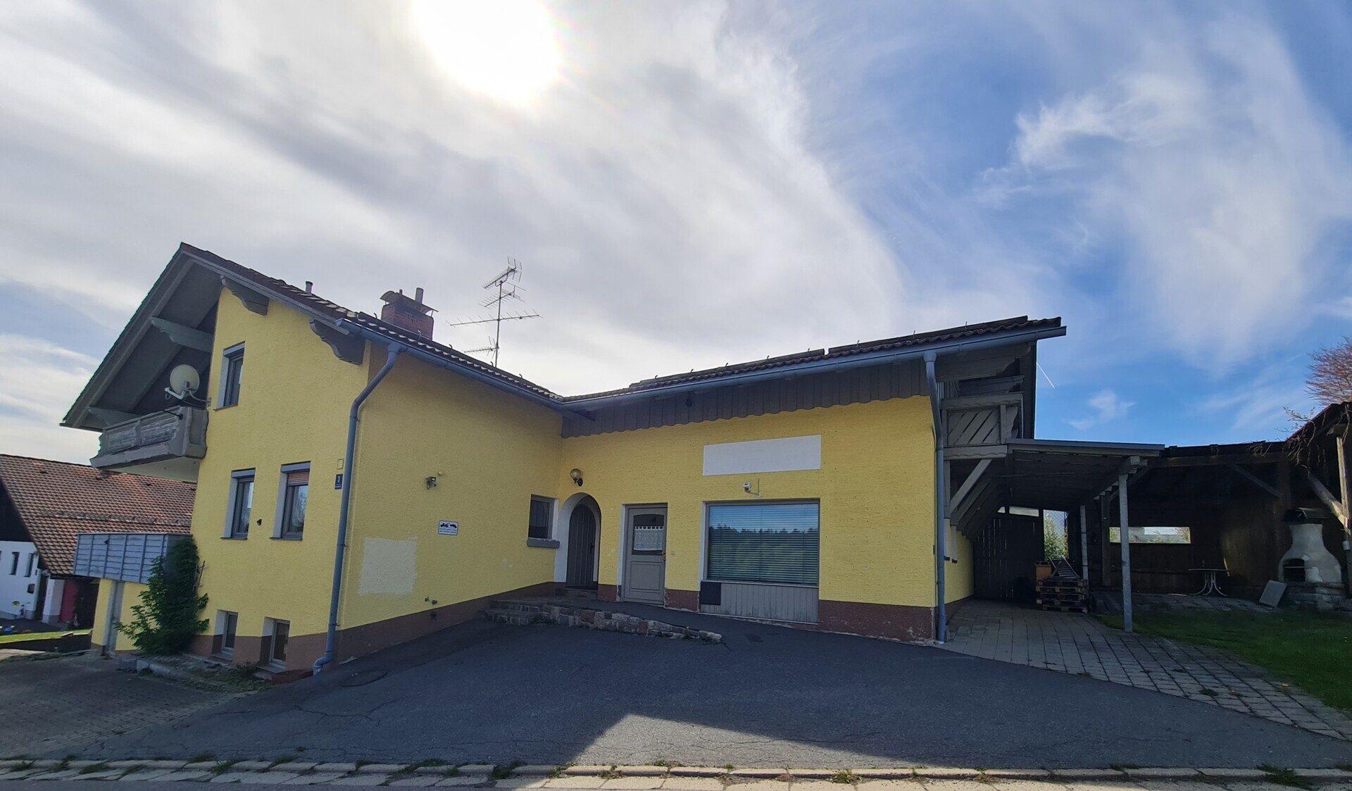 Immobilienangebot - Neuschönau - Alle - Wohnen wo andere Urlaub machen!
Bezahlbares Wohlfühlhaus mit viel Platz und tollen Möglichkeiten!