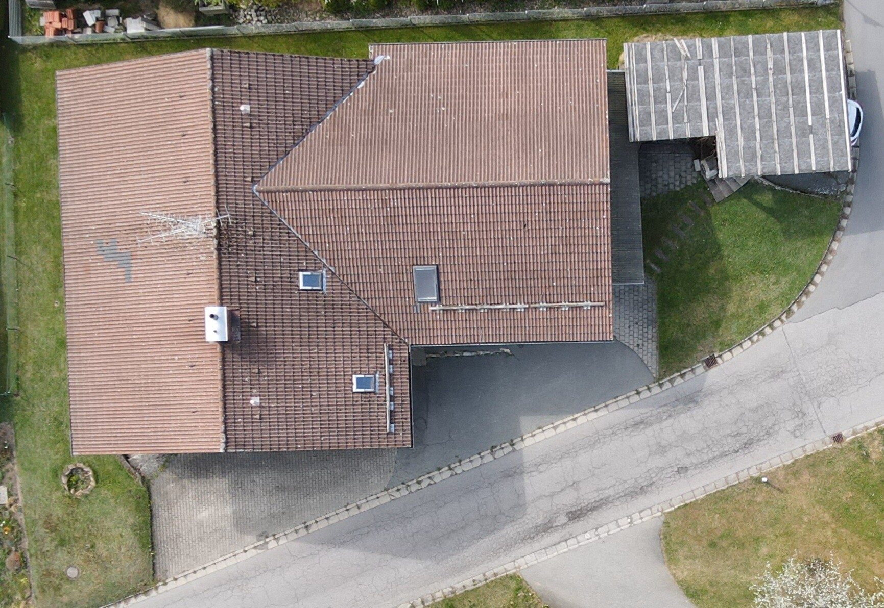 Immobilienangebot - Neuschönau - Alle - Wohnen wo andere Urlaub machen!
Bezahlbares Wohlfühlhaus mit viel Platz und tollen Möglichkeiten!