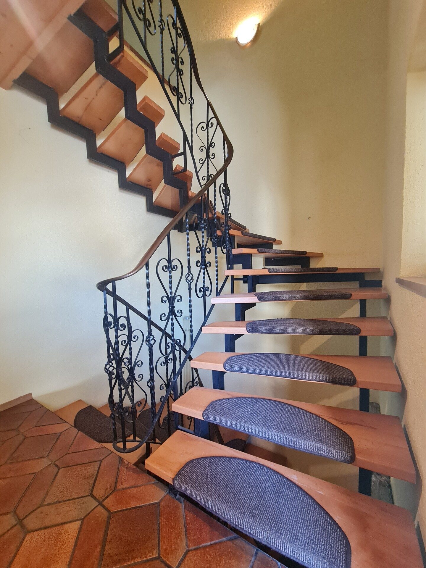 Immobilienangebot - Neuschönau - Alle - Wohnen wo andere Urlaub machen!
Bezahlbares Wohlfühlhaus mit viel Platz und tollen Möglichkeiten!
