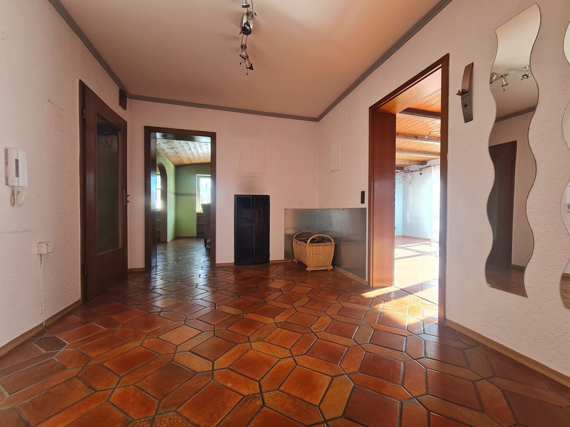 Immobilienangebot - Neuschönau - Alle - Wohnen wo andere Urlaub machen!
Bezahlbares Wohlfühlhaus mit viel Platz und tollen Möglichkeiten!