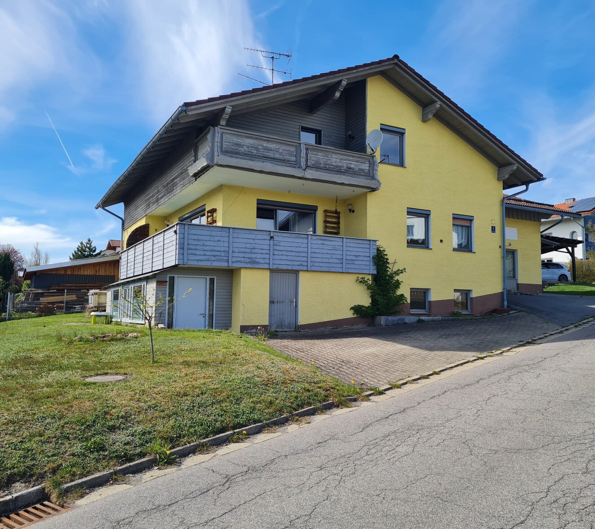 Immobilienangebot - Neuschönau - Alle - Wohnen wo andere Urlaub machen!
Bezahlbares Wohlfühlhaus mit viel Platz und tollen Möglichkeiten!