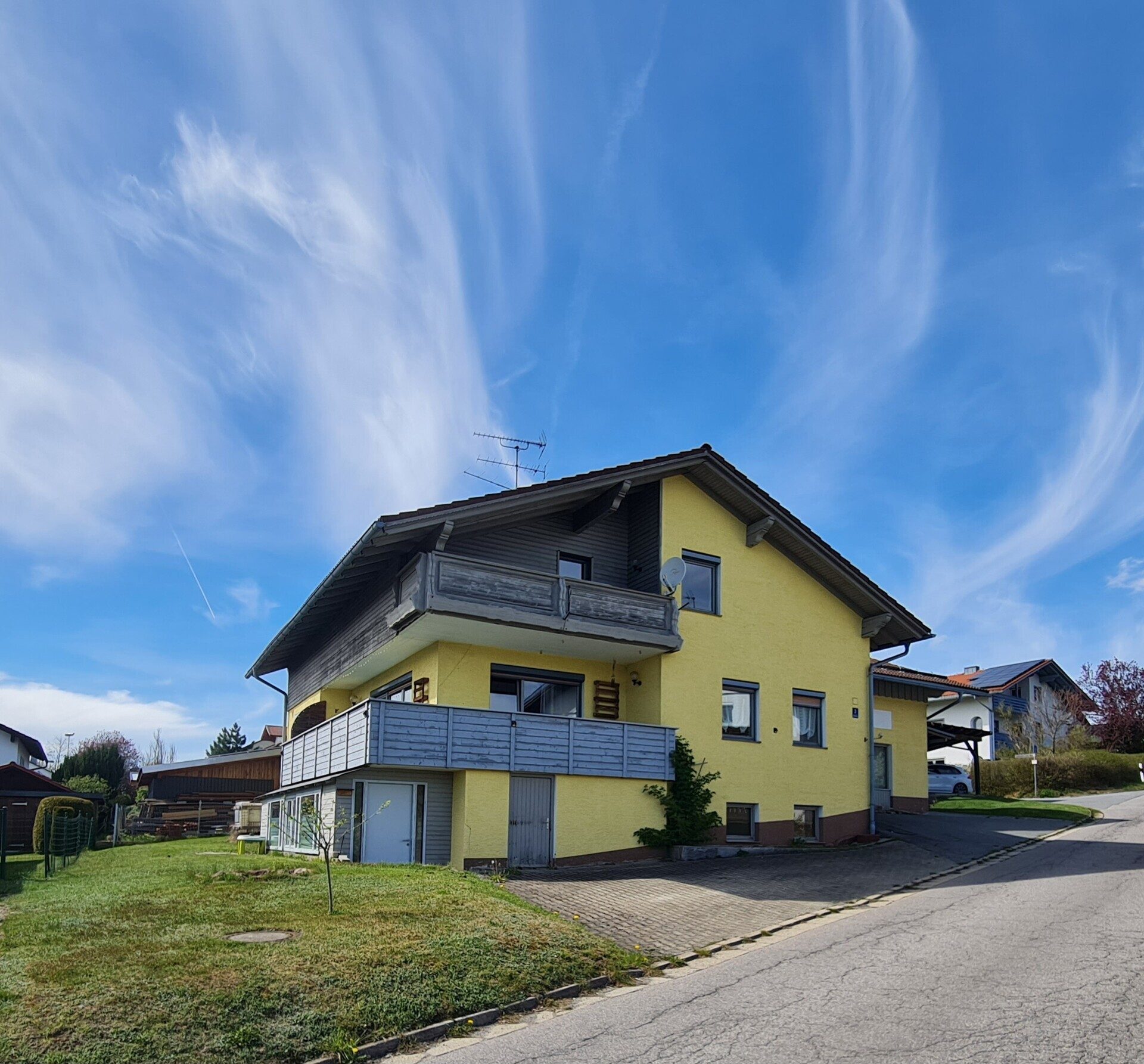 Immobilienangebot - Neuschönau - Alle - Wohnen wo andere Urlaub machen!
Bezahlbares Wohlfühlhaus mit viel Platz und tollen Möglichkeiten!