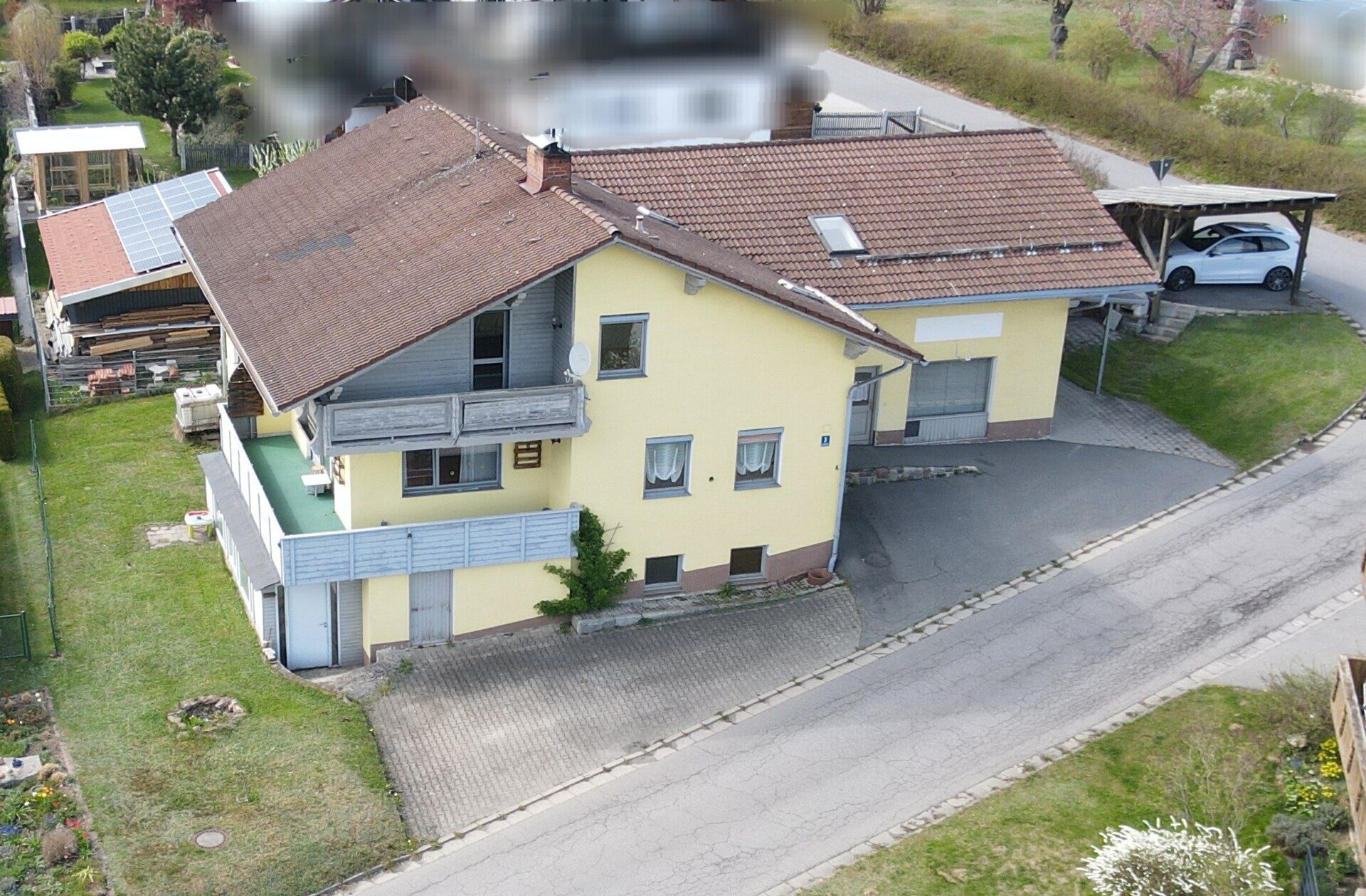 Immobilienangebot - Neuschönau - Alle - Wohnen wo andere Urlaub machen!
Bezahlbares Wohlfühlhaus mit viel Platz und tollen Möglichkeiten!