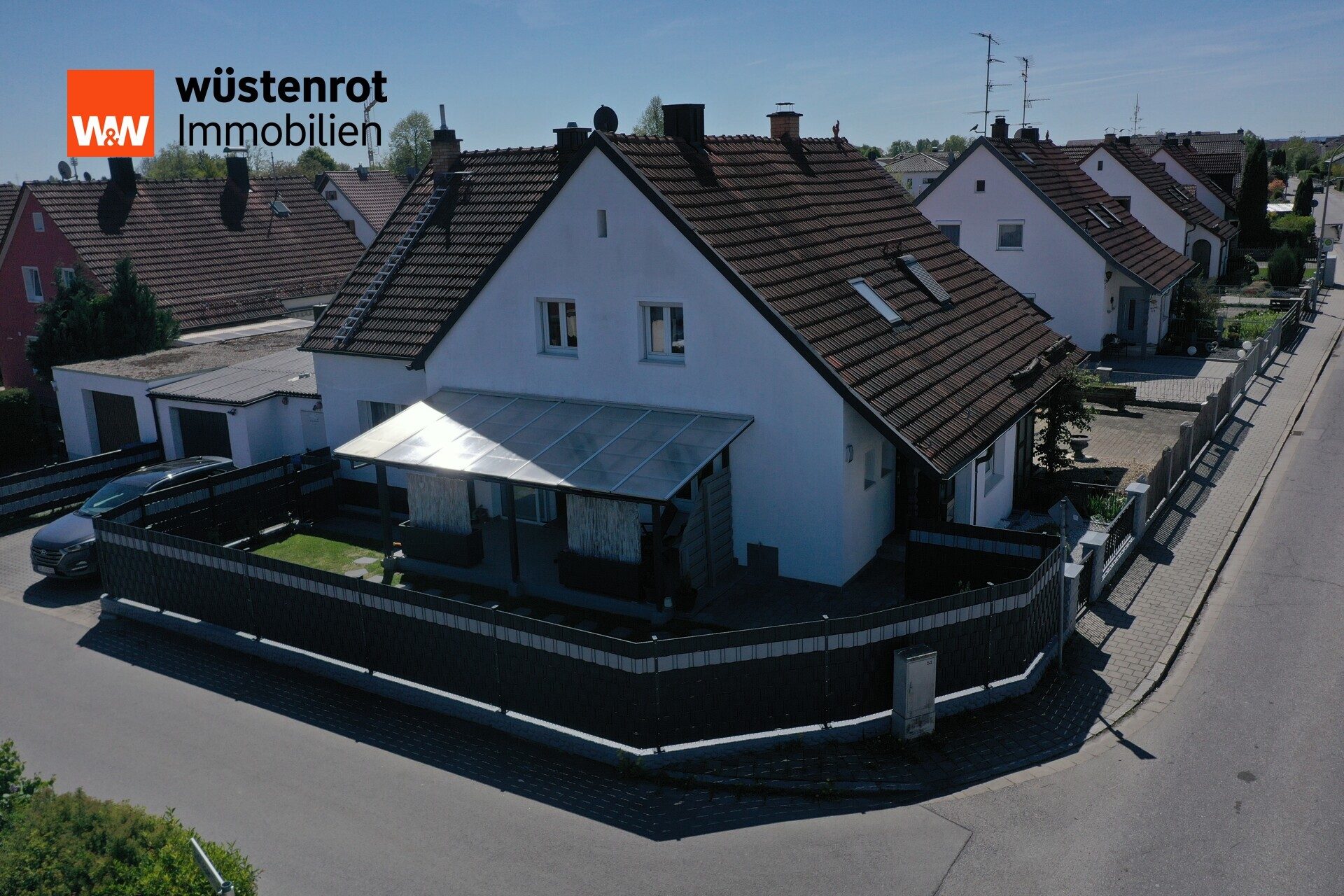 Immobilienangebot - Parkstetten - Alle - Wohnen mit Garten: Modernisierte Doppelhaushälfte in Parkstetten