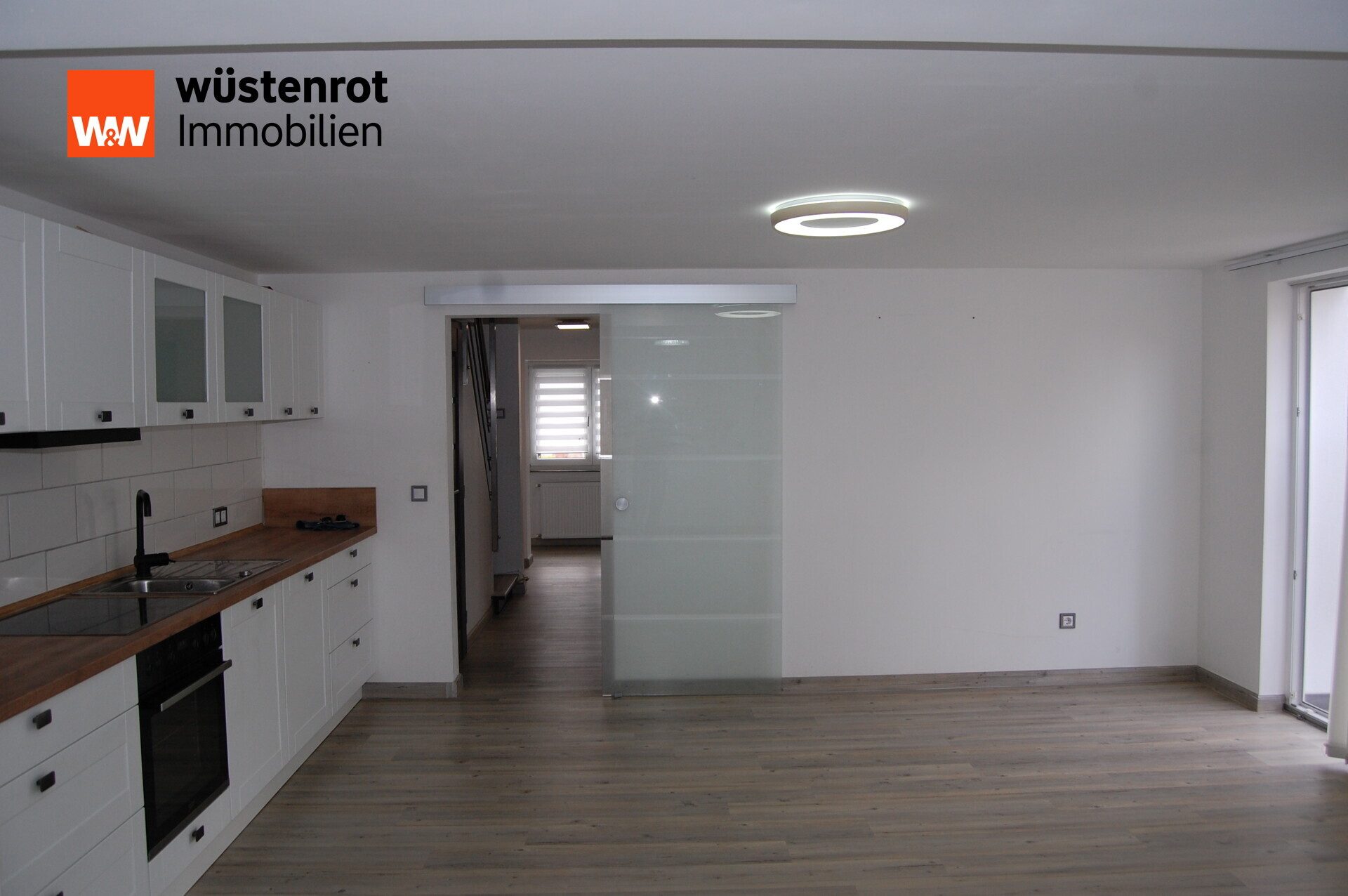 Immobilienangebot - Parkstetten - Alle - Wohnen mit Garten: Modernisierte Doppelhaushälfte in Parkstetten