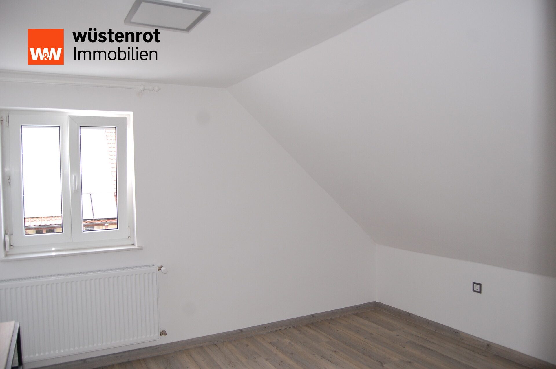 Immobilienangebot - Parkstetten - Alle - Wohnen mit Garten: Modernisierte Doppelhaushälfte in Parkstetten