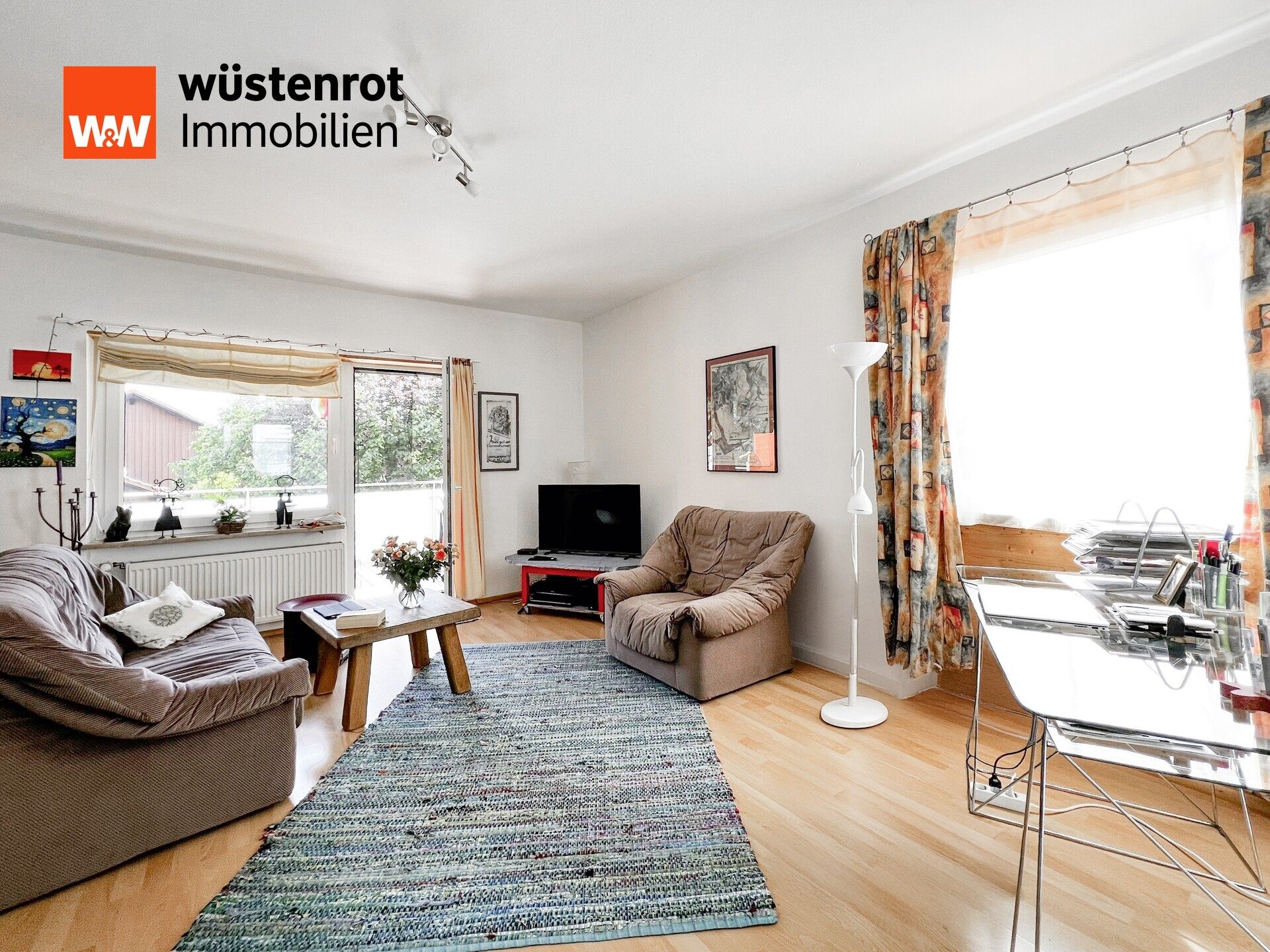 Immobilienangebot - München - Alle - Zweifamilienhaus auf großem Grundstück in München mit Sauna, modernem Pool und viel Potenzial