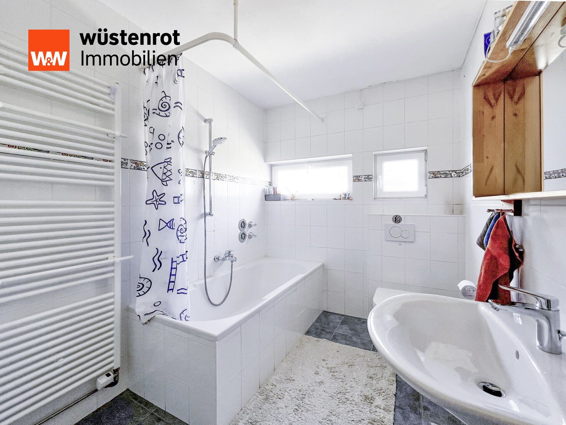 Immobilienangebot - München - Alle - Zweifamilienhaus auf großem Grundstück in München mit Sauna, modernem Pool und viel Potenzial