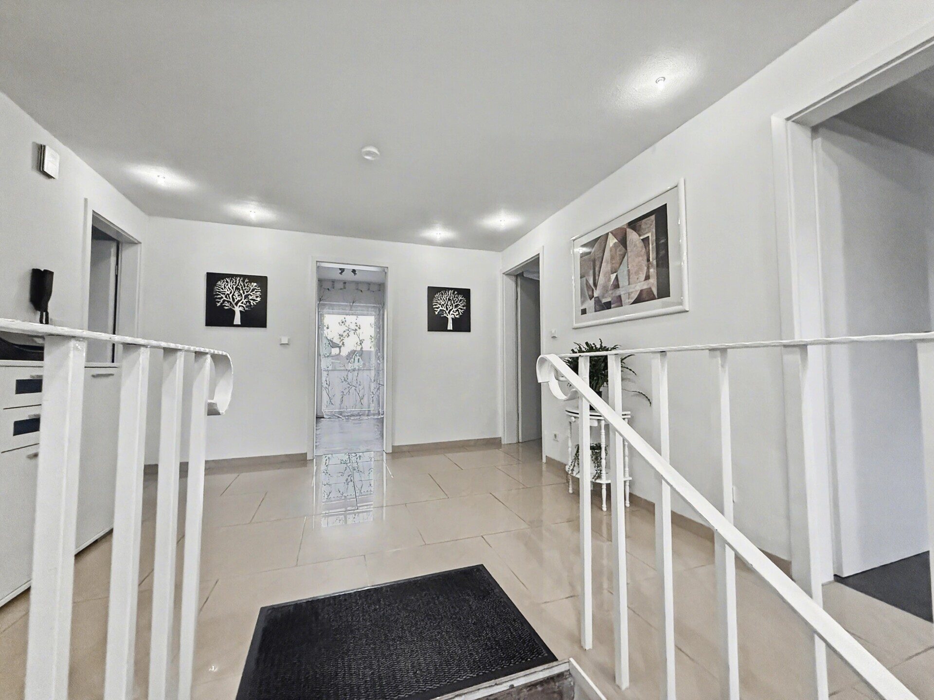 Immobilienangebot - Viernheim - Alle - Platz für die ganze Familie
Geräumiges und ruhig gelegenes Einfamilienhaus mit 2 Bädern und 2 Küchen