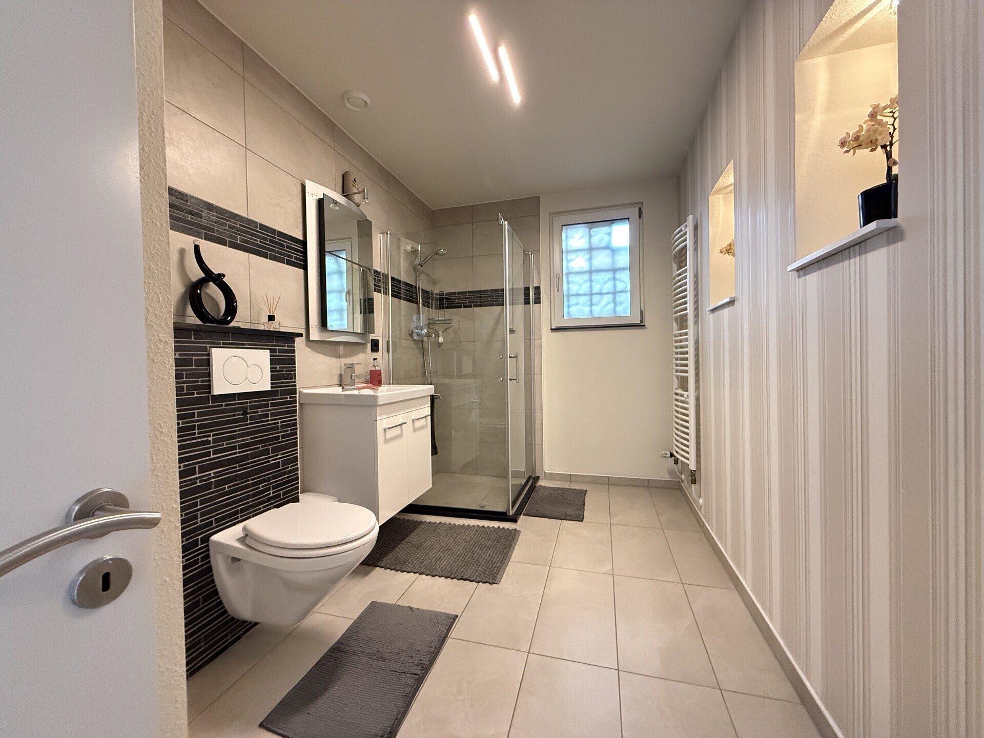 Immobilienangebot - Viernheim - Alle - Platz für die ganze Familie
Geräumiges und ruhig gelegenes Einfamilienhaus mit 2 Bädern und 2 Küchen