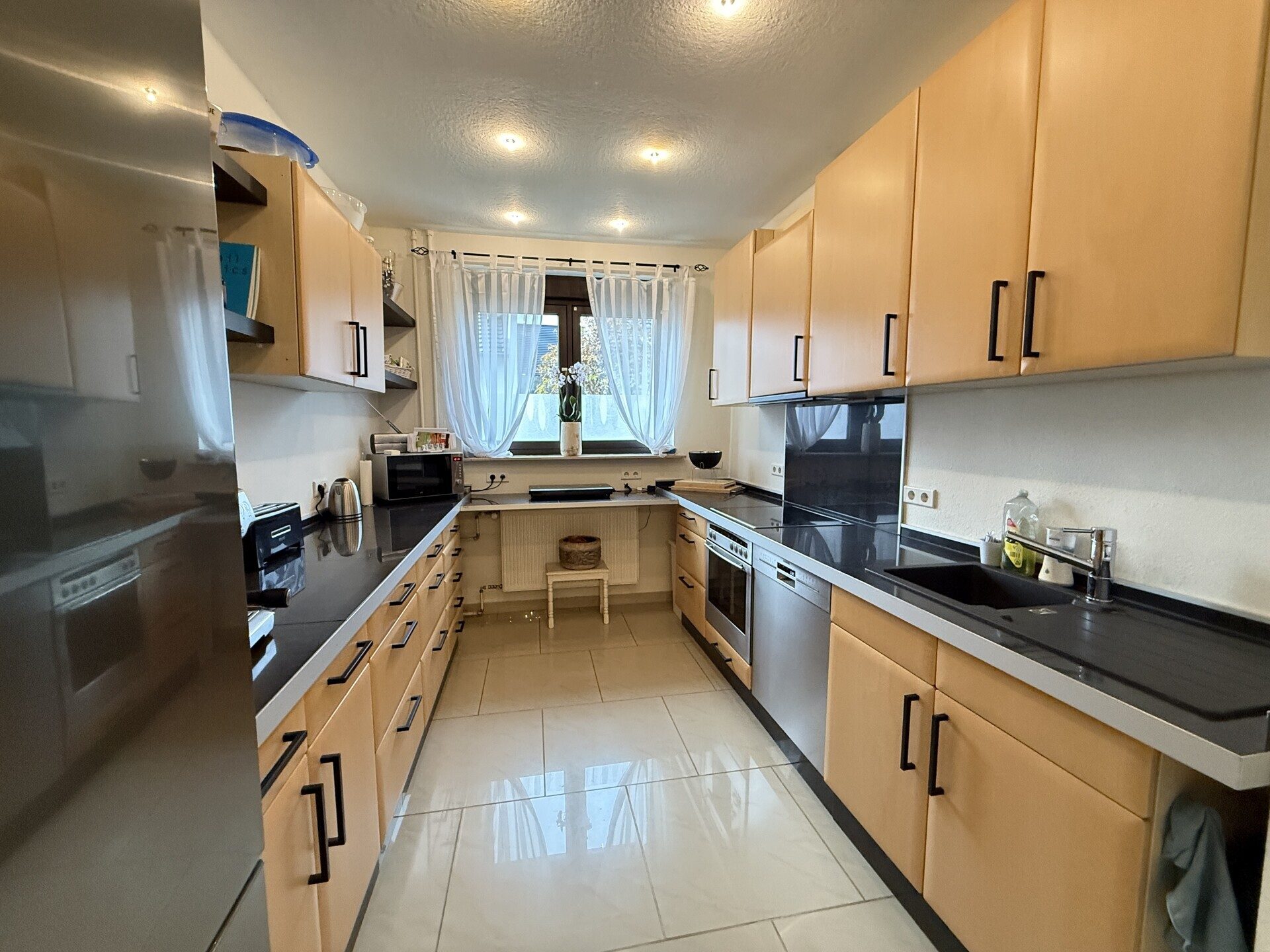 Immobilienangebot - Viernheim - Alle - Platz für die ganze Familie
Geräumiges und ruhig gelegenes Einfamilienhaus mit 2 Bädern und 2 Küchen