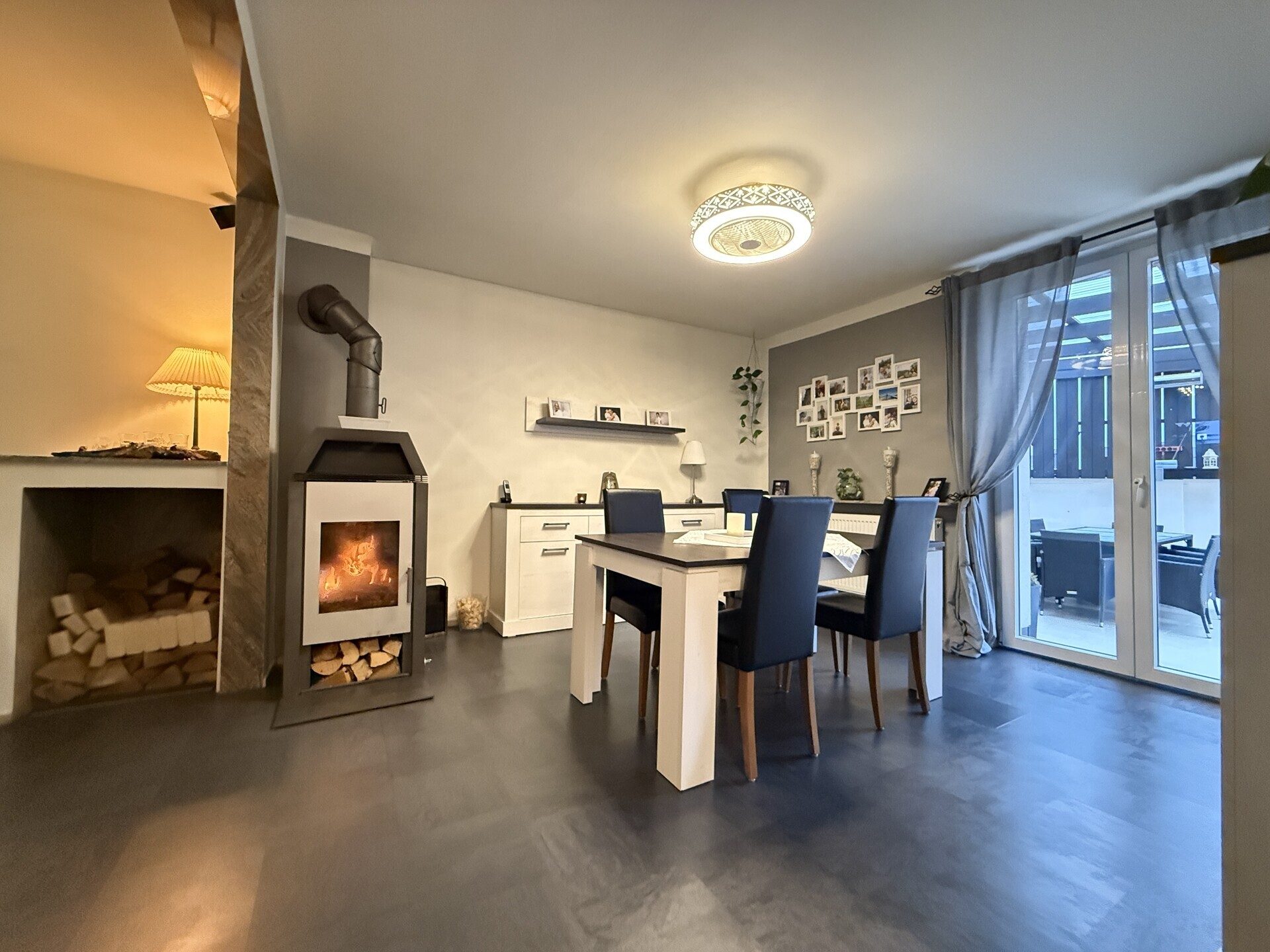 Immobilienangebot - Viernheim - Alle - Platz für die ganze Familie
Geräumiges und ruhig gelegenes Einfamilienhaus mit 2 Bädern und 2 Küchen