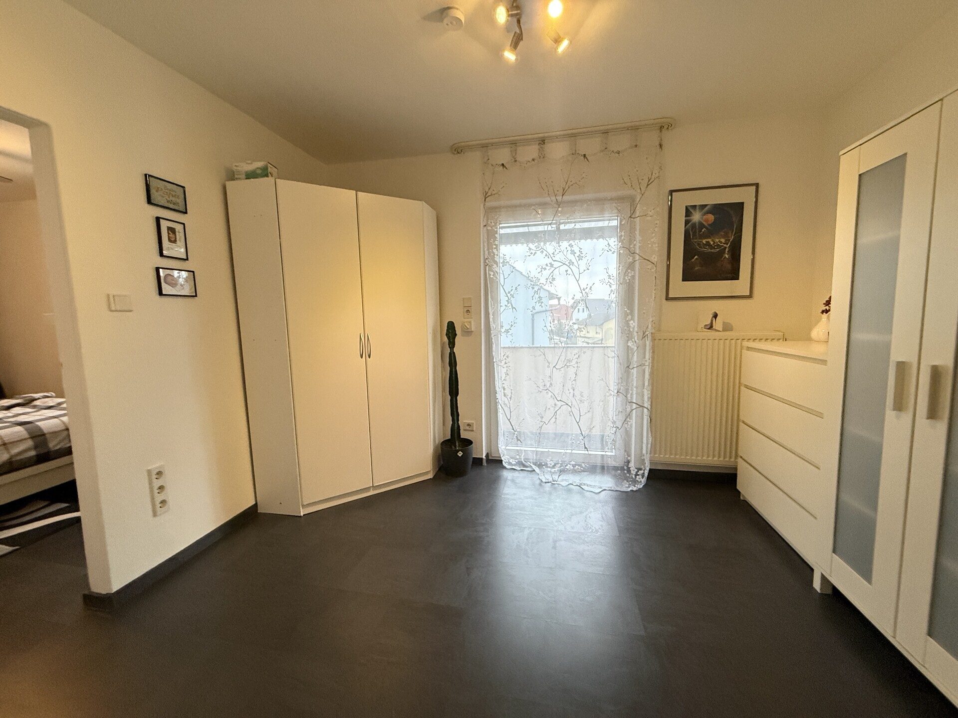 Immobilienangebot - Viernheim - Alle - Platz für die ganze Familie
Geräumiges und ruhig gelegenes Einfamilienhaus mit 2 Bädern und 2 Küchen