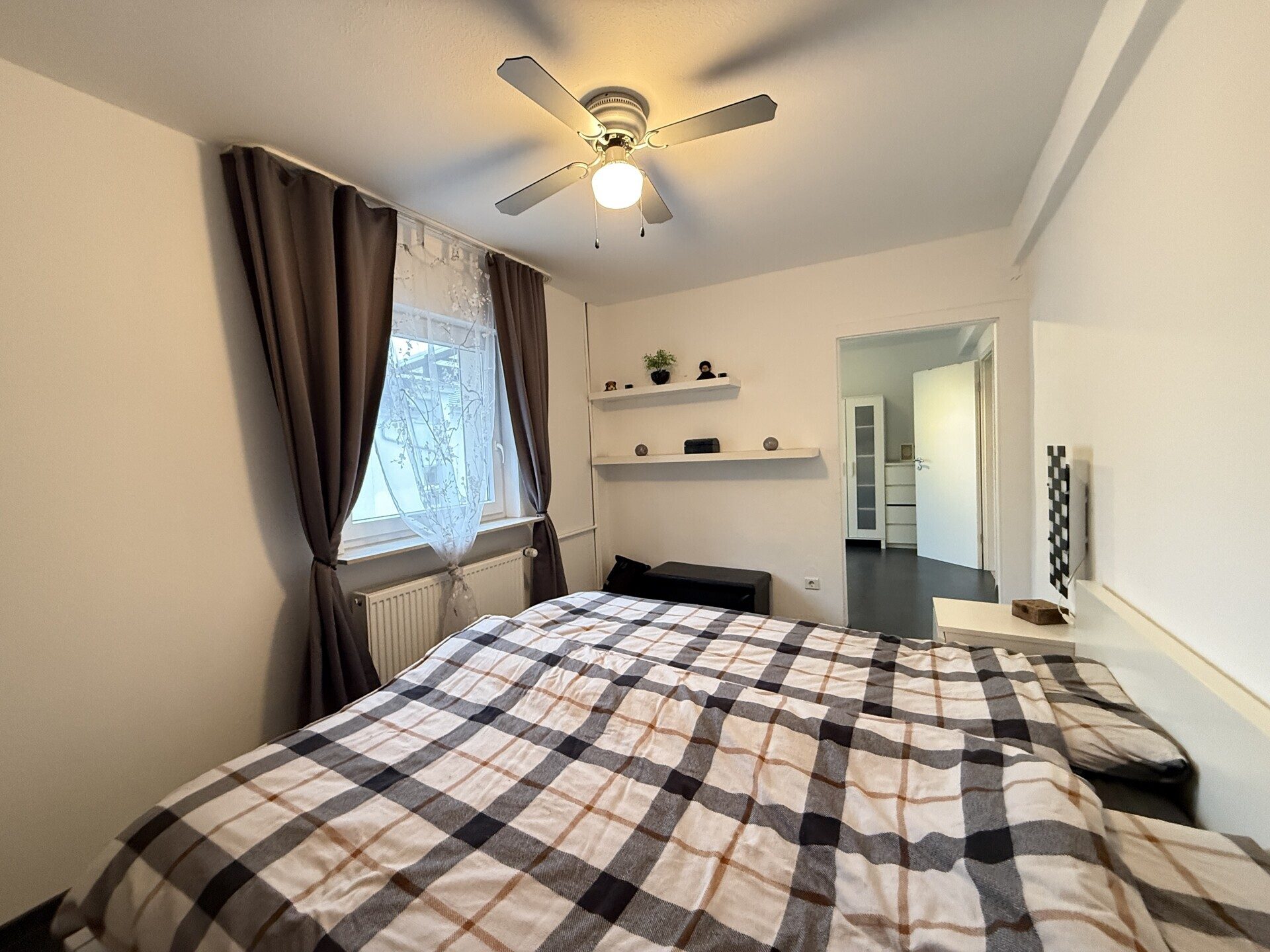 Immobilienangebot - Viernheim - Alle - Platz für die ganze Familie
Geräumiges und ruhig gelegenes Einfamilienhaus mit 2 Bädern und 2 Küchen