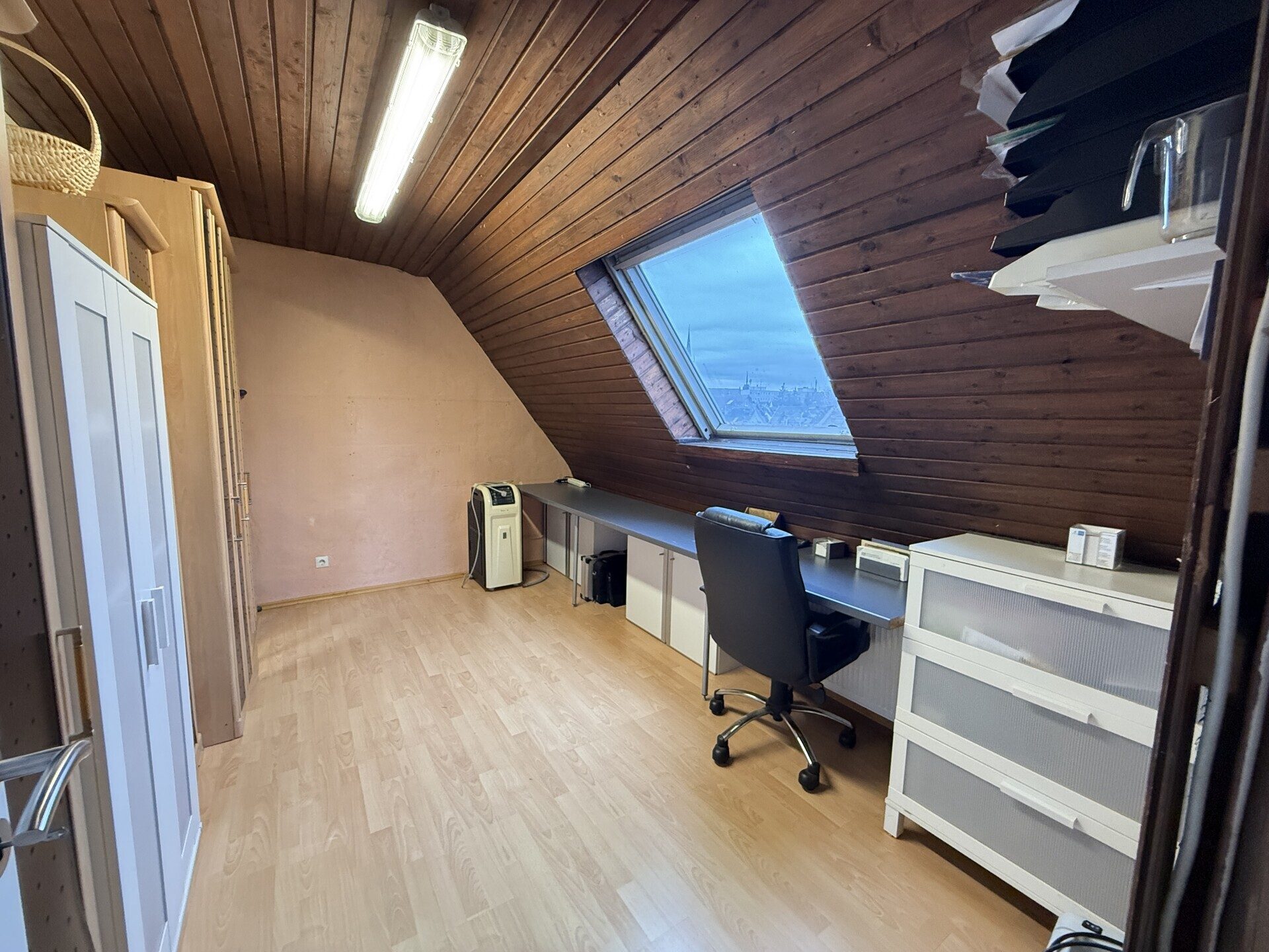 Immobilienangebot - Viernheim - Alle - Platz für die ganze Familie
Geräumiges und ruhig gelegenes Einfamilienhaus mit 2 Bädern und 2 Küchen
