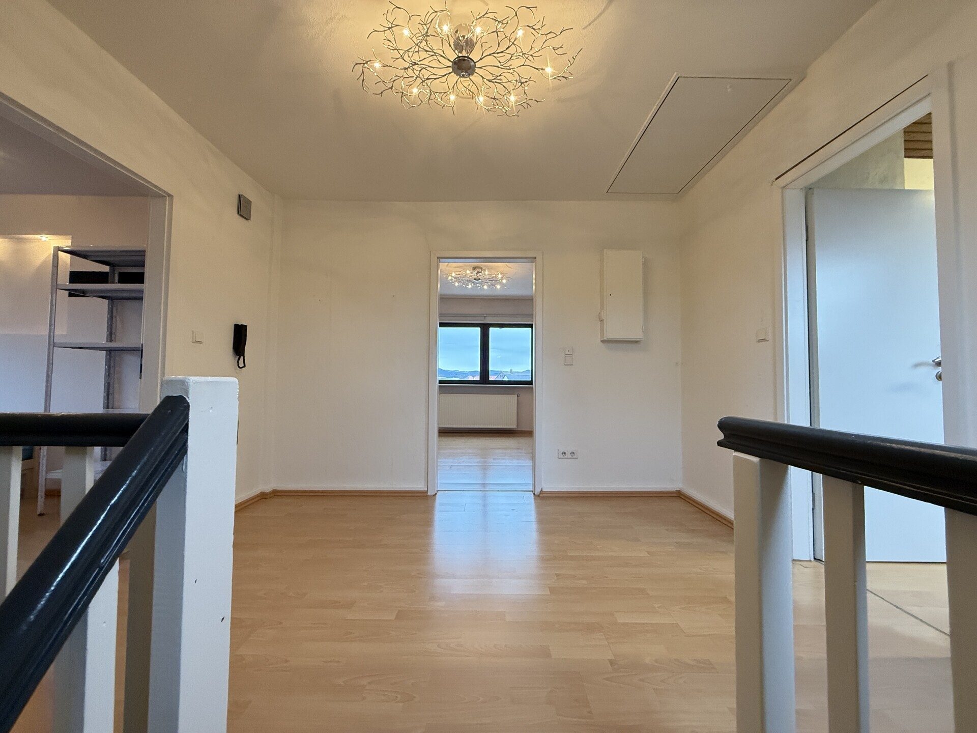 Immobilienangebot - Viernheim - Alle - Platz für die ganze Familie
Geräumiges und ruhig gelegenes Einfamilienhaus mit 2 Bädern und 2 Küchen