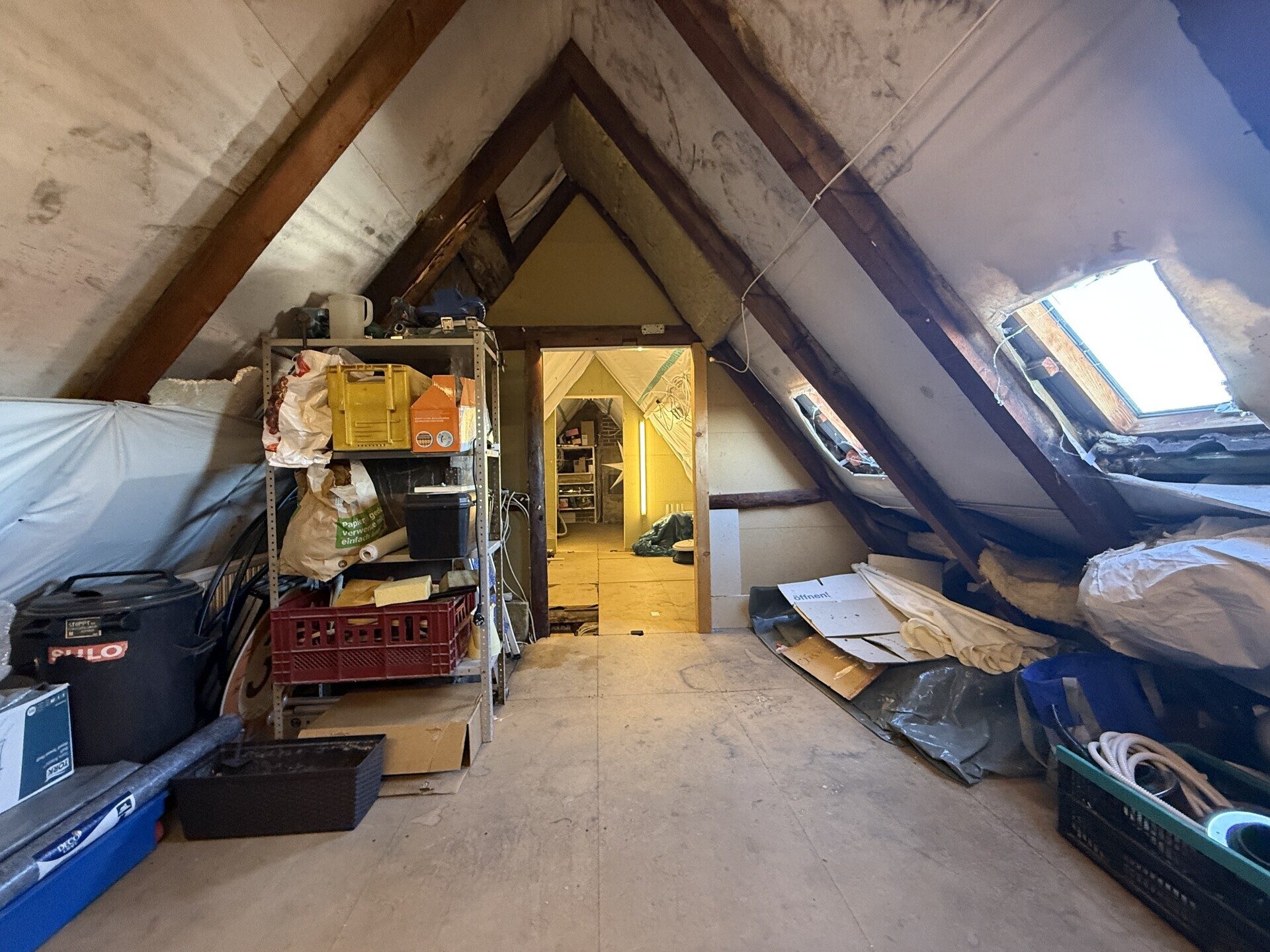 Immobilienangebot - Viernheim - Alle - Platz für die ganze Familie
Geräumiges und ruhig gelegenes Einfamilienhaus mit 2 Bädern und 2 Küchen