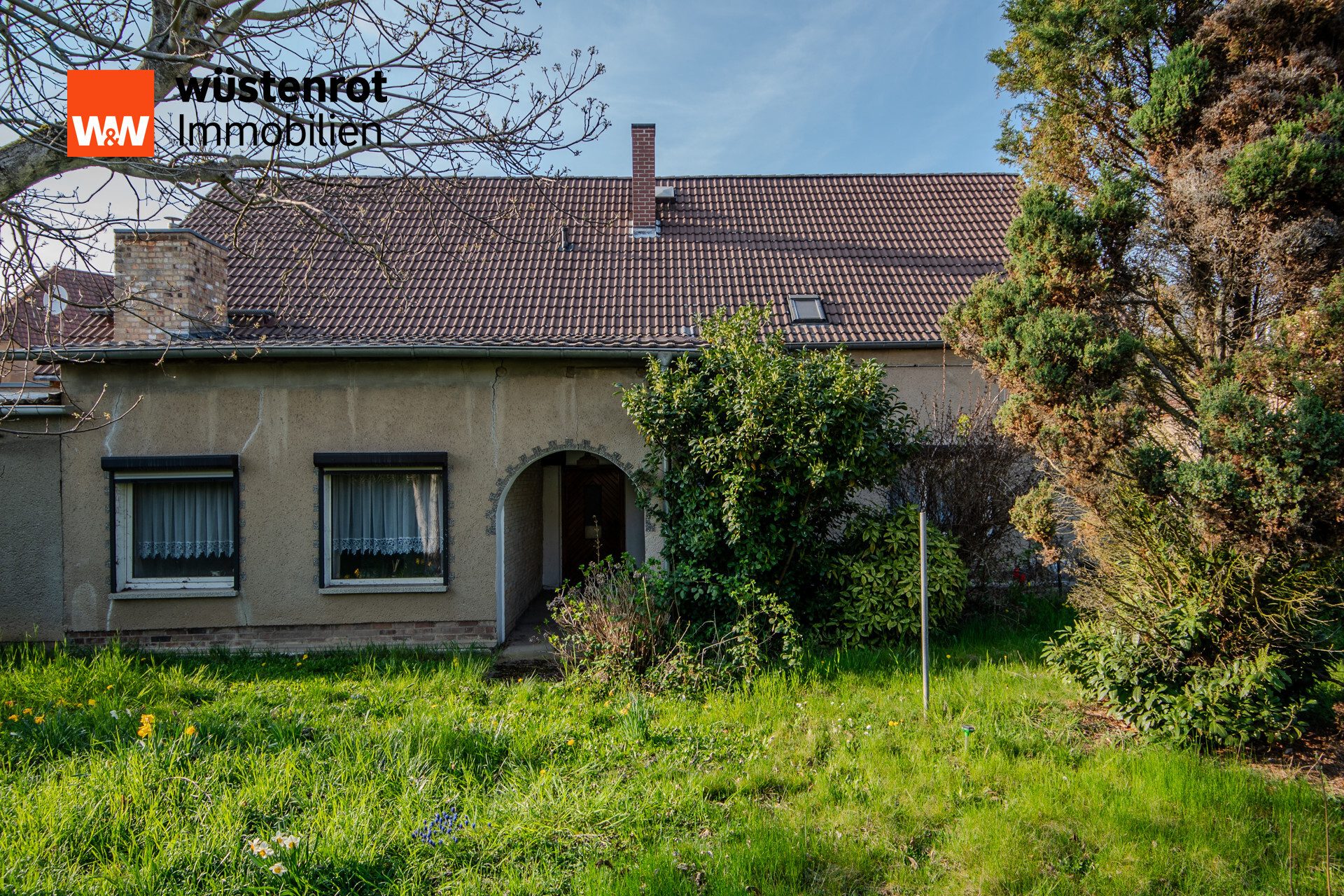 Immobilienangebot - Zwenkau - Alle - Wohnhaus mit Einliegerwohnung, großem Grundstück nahe Zwenkauer See