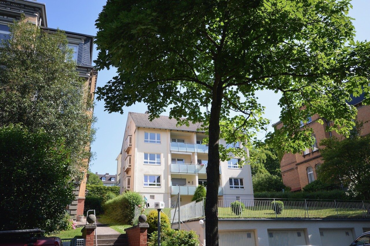 Immobilienangebot - Kassel / West - Alle - Nur zur Anlage: Helle 3-Zimmer-Wohnung mit Süd-Loggia und Garage in guter Lage VORDERER WESTEN