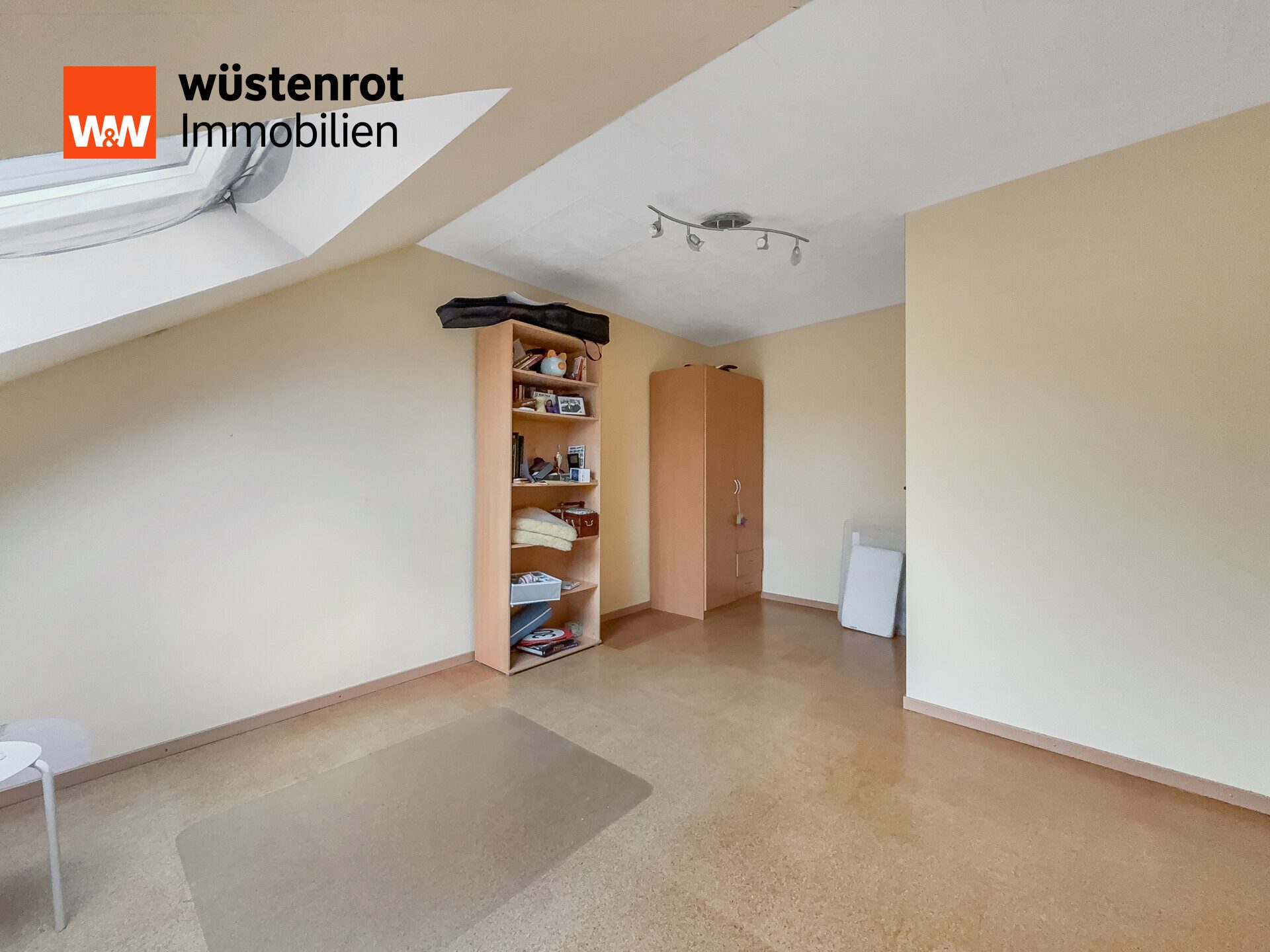 Immobilienangebot - Ensdorf - Alle - Familienfreundliche Doppelhaushälfte in ruhiger Sackgassenlage von Ensdorf