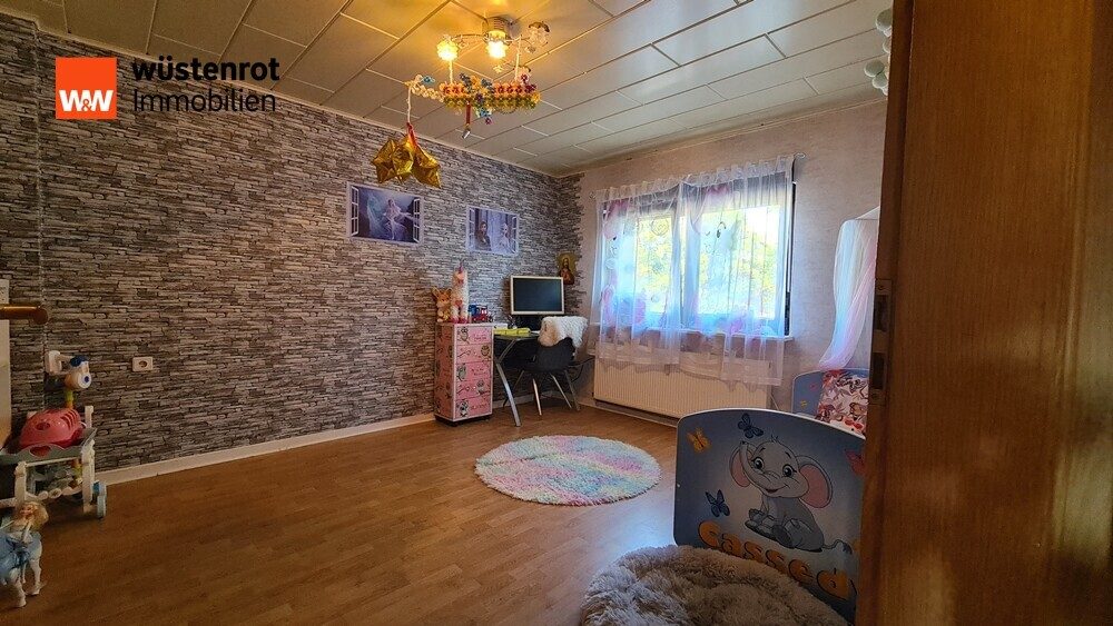 Immobilienangebot - Oberhausen - Alle - Für die große Familie - 2-Fam. Reihenendhaus mit Garage