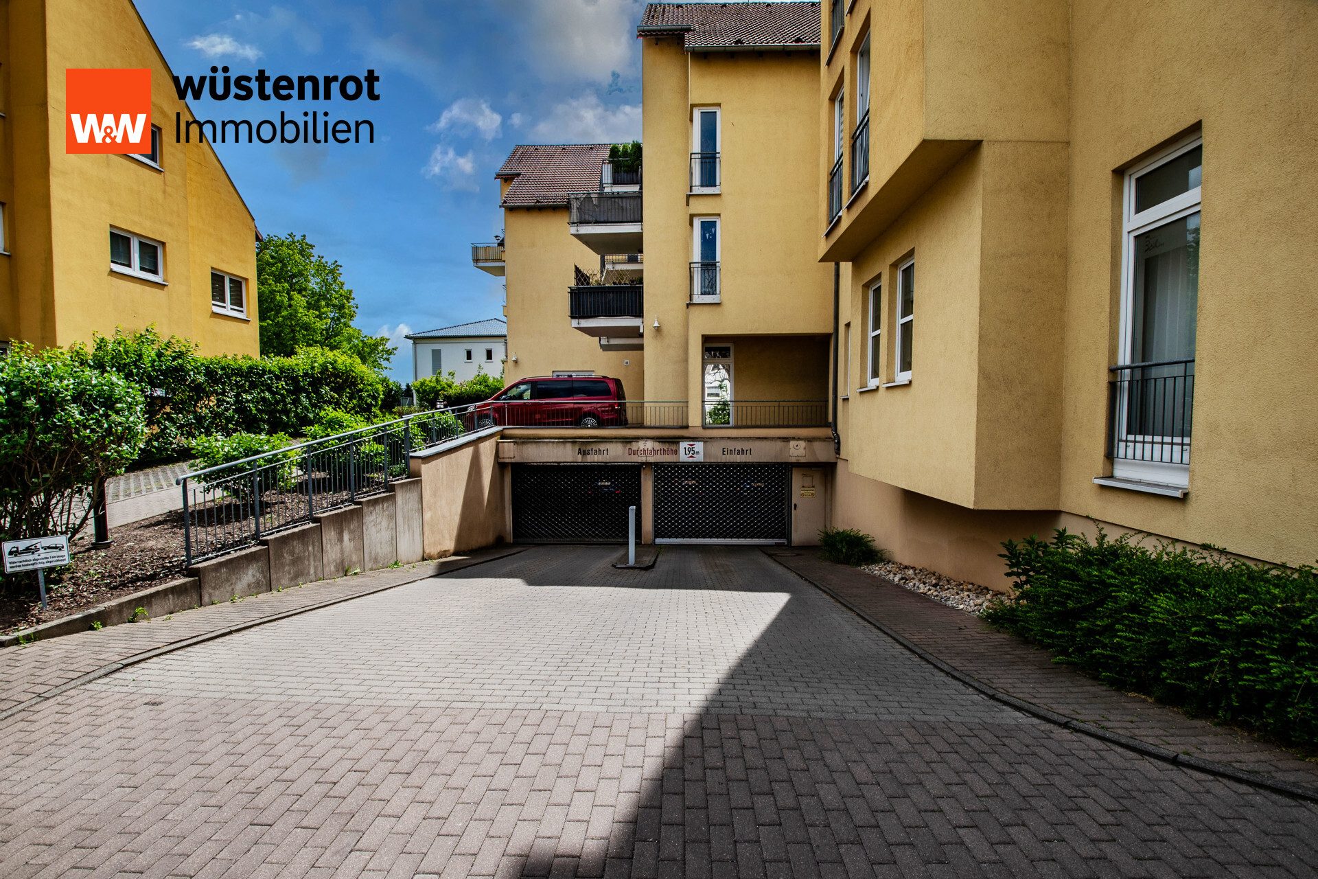 Immobilienangebot - Heidenau - Alle - Großzügige Maisonette-Wohnung mit Dachterrasse in ruhiger Lage von Heidenau