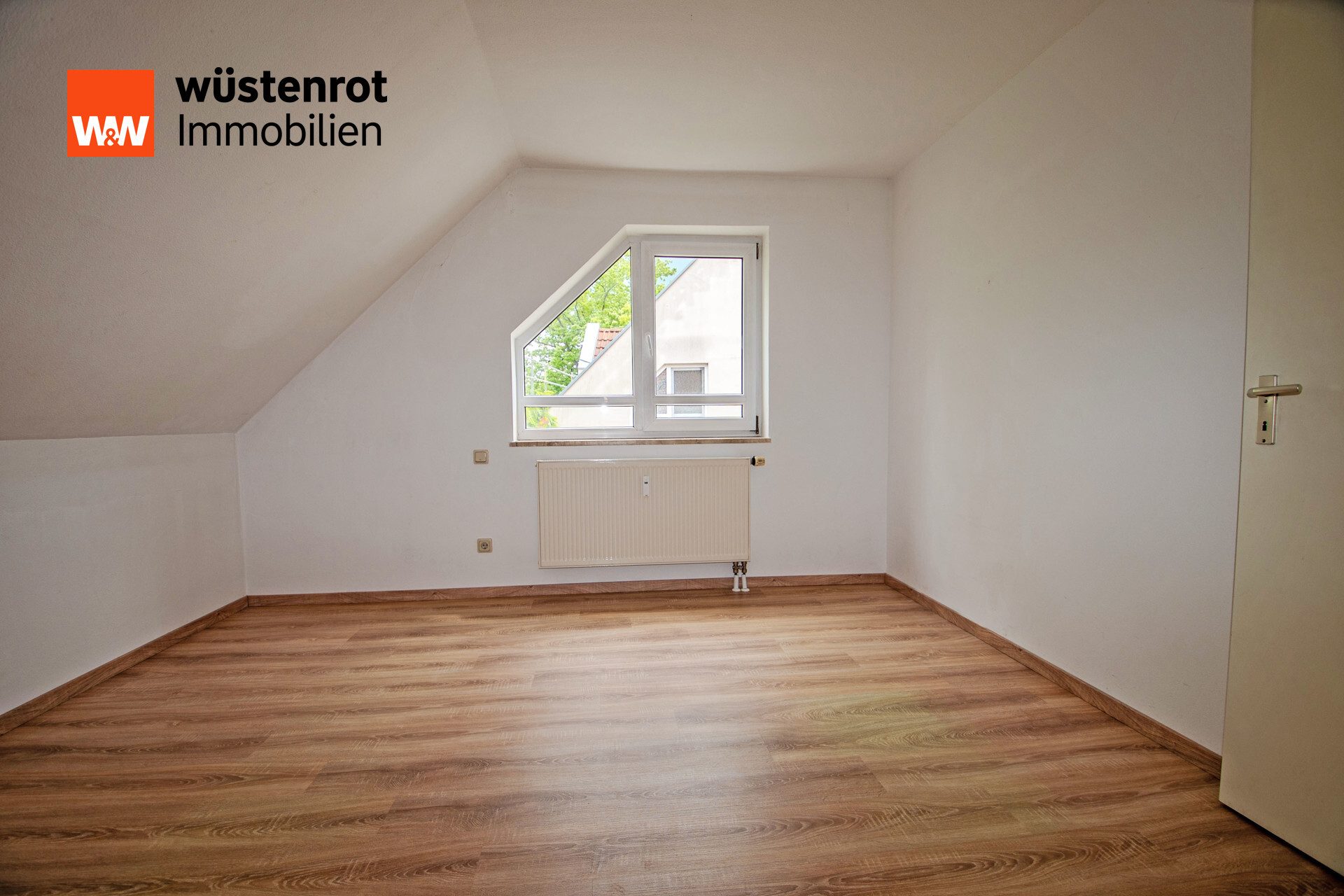 Immobilienangebot - Heidenau - Alle - Großzügige Maisonette-Wohnung mit Dachterrasse in ruhiger Lage von Heidenau