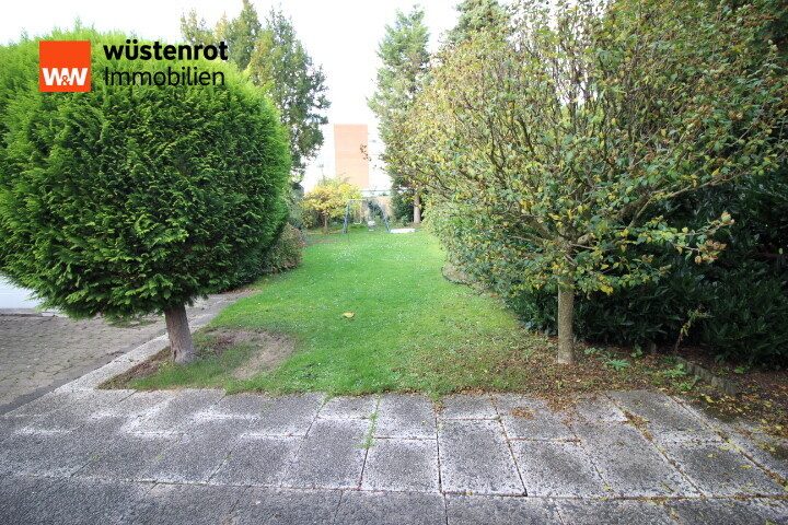 Immobilienangebot - Moers- Scherpenberg - Alle - Kapitalanlage!
Eigennutzung oder beides?!
Teilvermietetes Zweifamilienhaus in Moers-Scherpenberg.