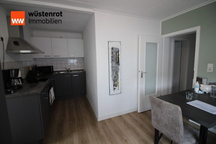 Immobilienangebot - Moers- Scherpenberg - Alle - Kapitalanlage!
Eigennutzung oder beides?!
Teilvermietetes Zweifamilienhaus in Moers-Scherpenberg.