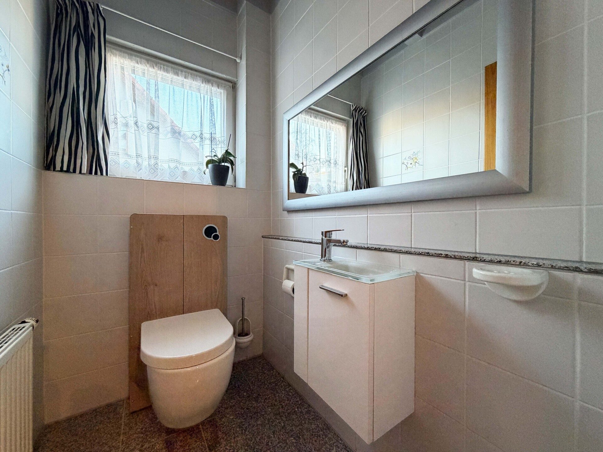 Immobilienangebot - Schonach im Schwarzwald - Alle - Zuhause fürs Herz. 6 helle Zimmer auf 186 m². Tolle Einliegerwohnung. Herrlicher Garten.
2 Garagen.
