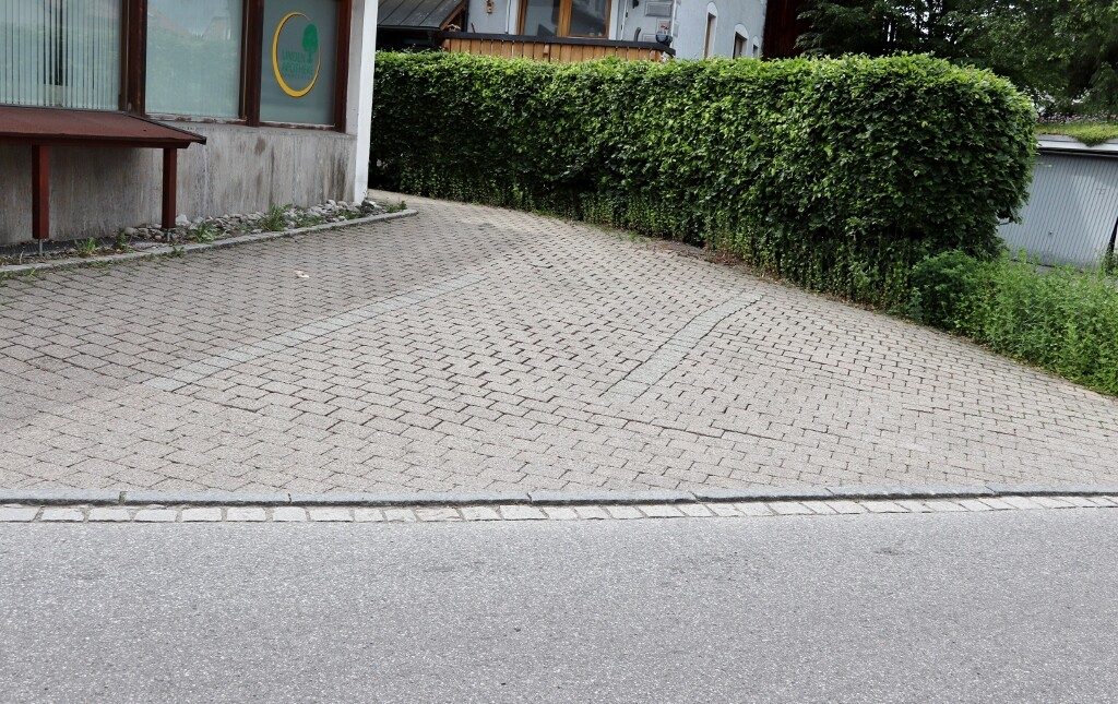 Immobilienangebot - Nesselwang - Alle - Wohn- und Geschäftshaus mit Apotheke und Kfz-Stellplätze auf eigenem Grundstück