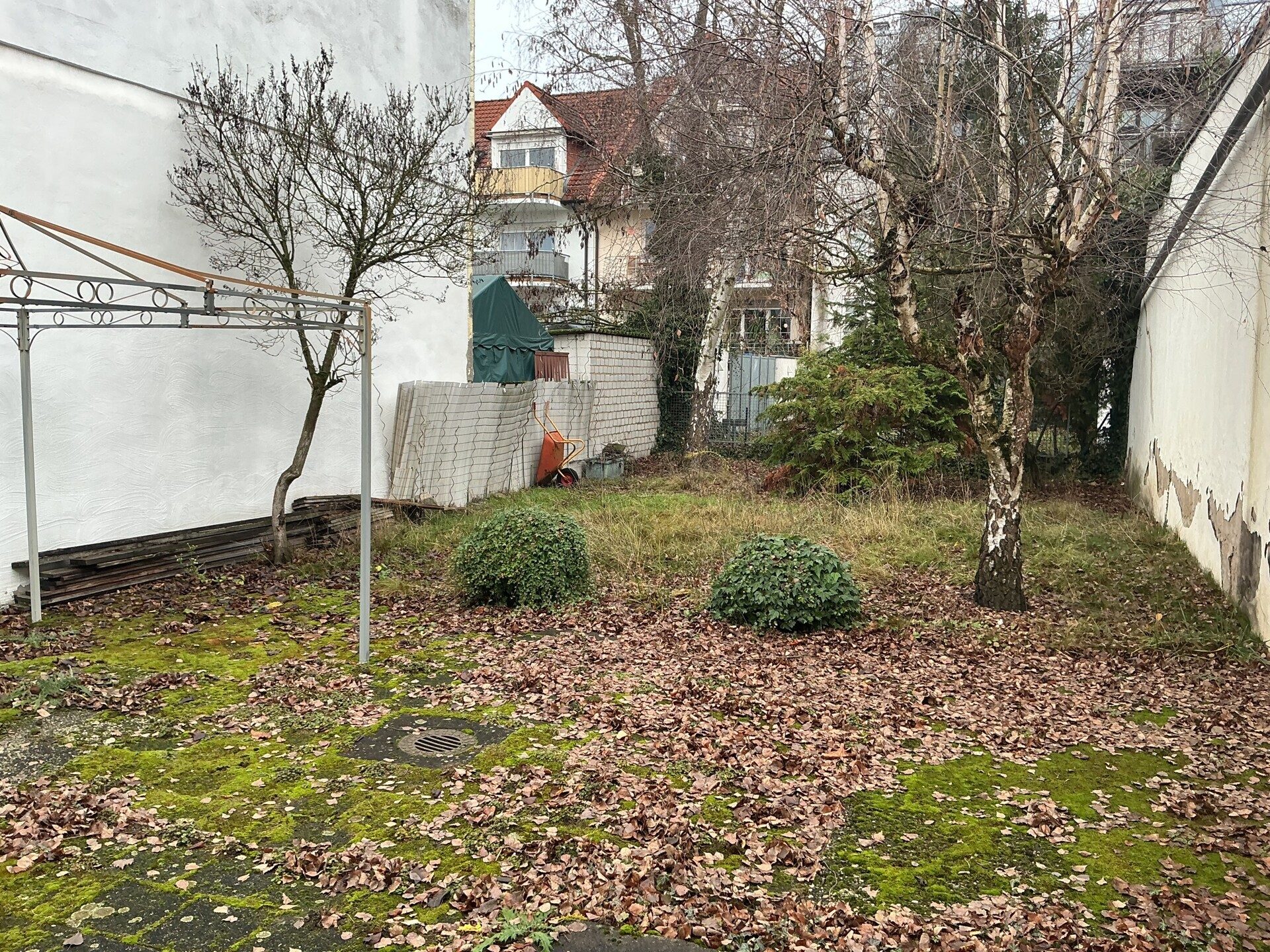 Immobilienangebot - Neu-Isenburg - Alle - Sanierungsobjekt mit großem Potenzial – Doppelhaushälfte in Neu-Isenburg (Baujahr 1900)