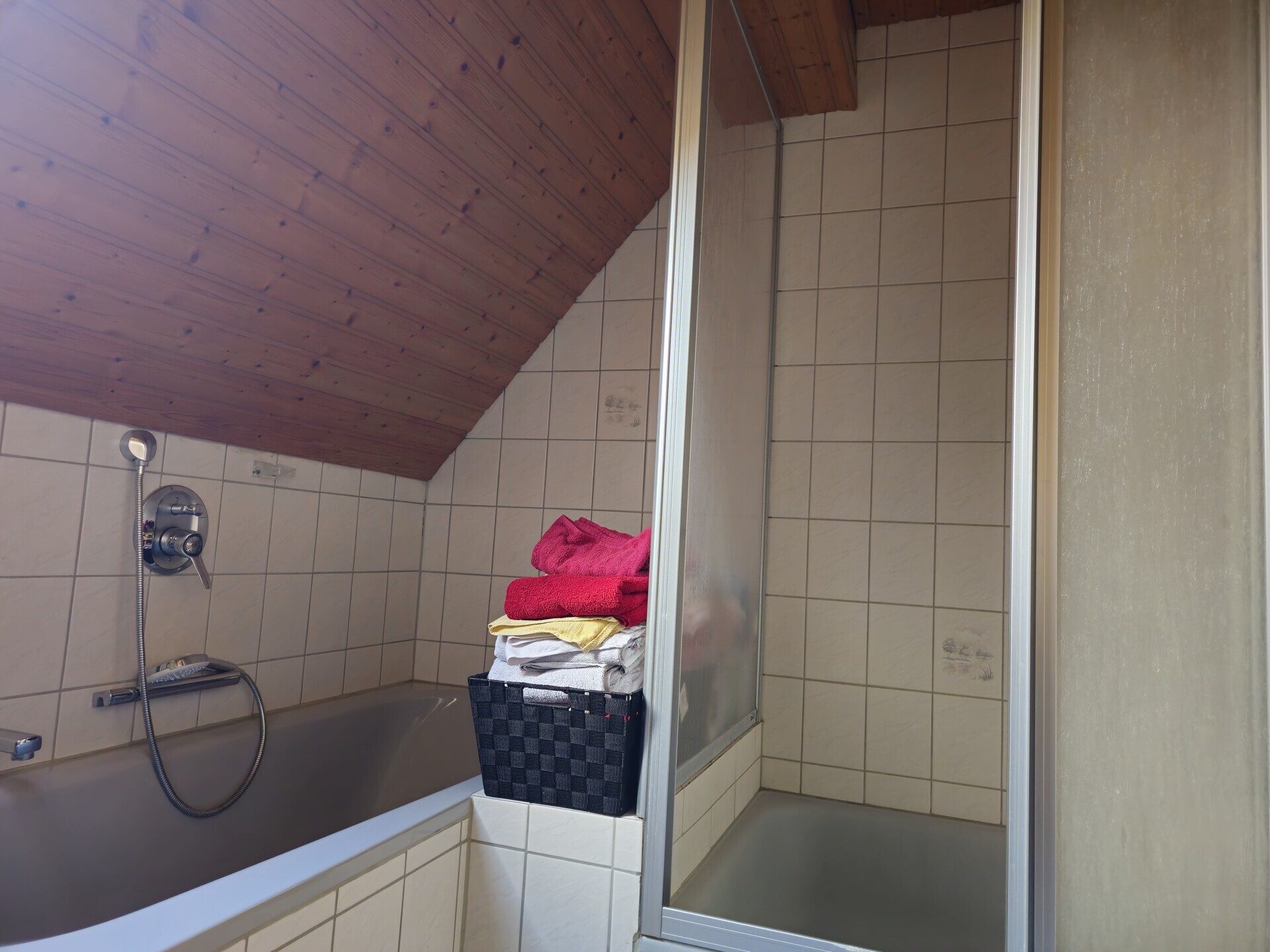 Immobilienangebot - Villingendorf - Alle - Stabilie Einnahme heute, Wohnraum für morgen? Vielseitige Immobilie als Kapitalanlage oder Mehrgenerationenhaus!