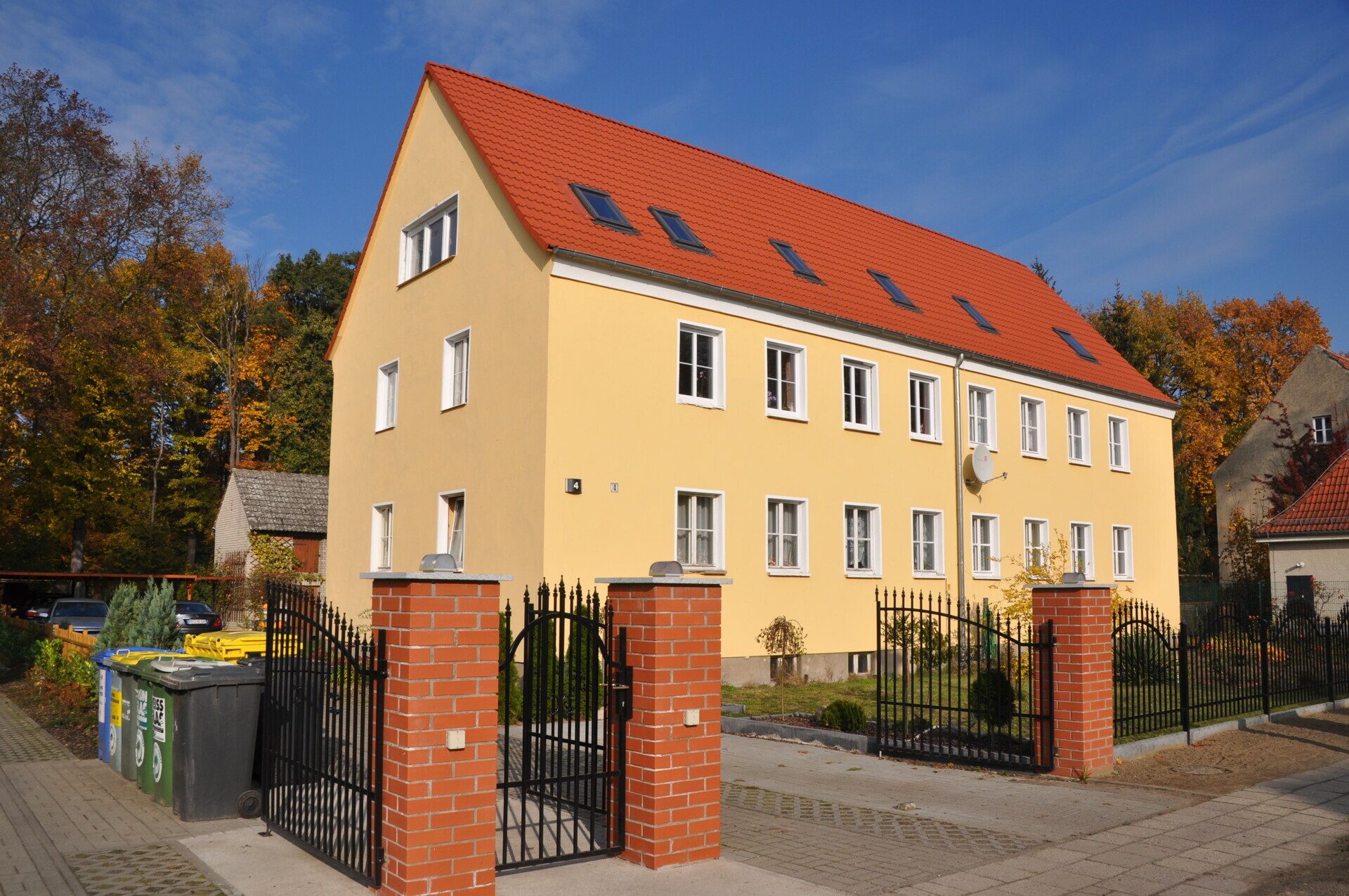 Immobilienangebot - Berlin / Buch - Alle - Gepflegtes Mehrfamilienhaus in begehrtem Stadtteil von Berlin